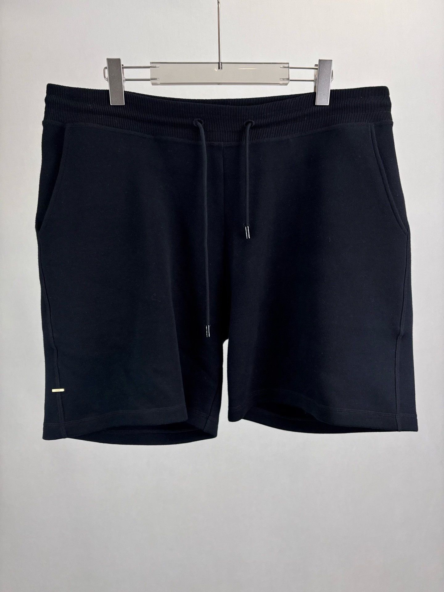 Louis Vuitton Louis Vuitton Staples Edition Sweat Shorts XL Size US 36 / EU 52 - 2 Thumbnail