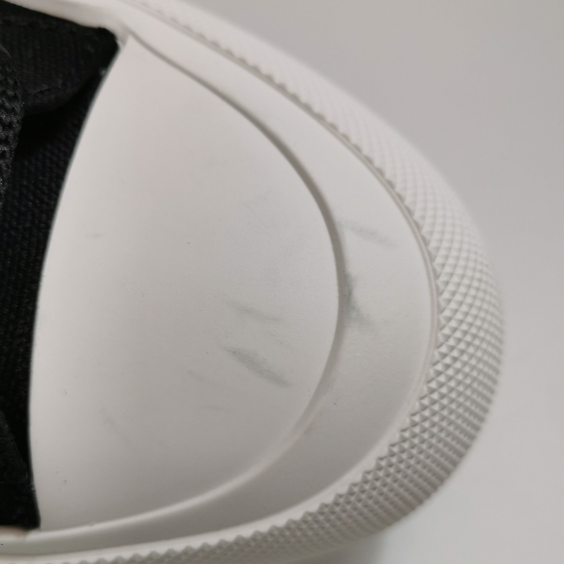 Alexander McQueen Alexander McQueen Women 6 Lowtop Sneakers Size US 6 / IT 36 - 7 Thumbnail