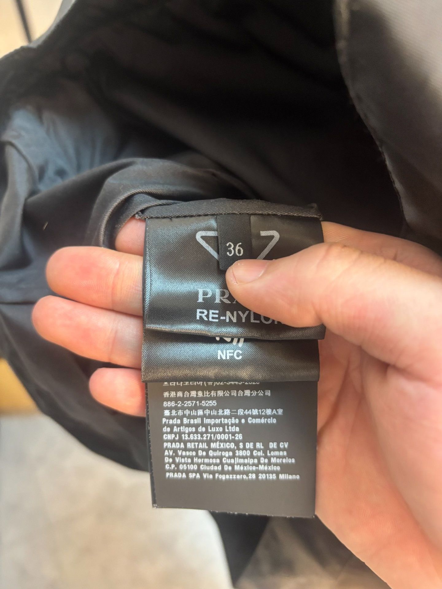 Prada Prada Re-Nylon Triangle Logo Jacket IT 36 Size XS / US 0-2 / IT 36-38 - 6 Thumbnail