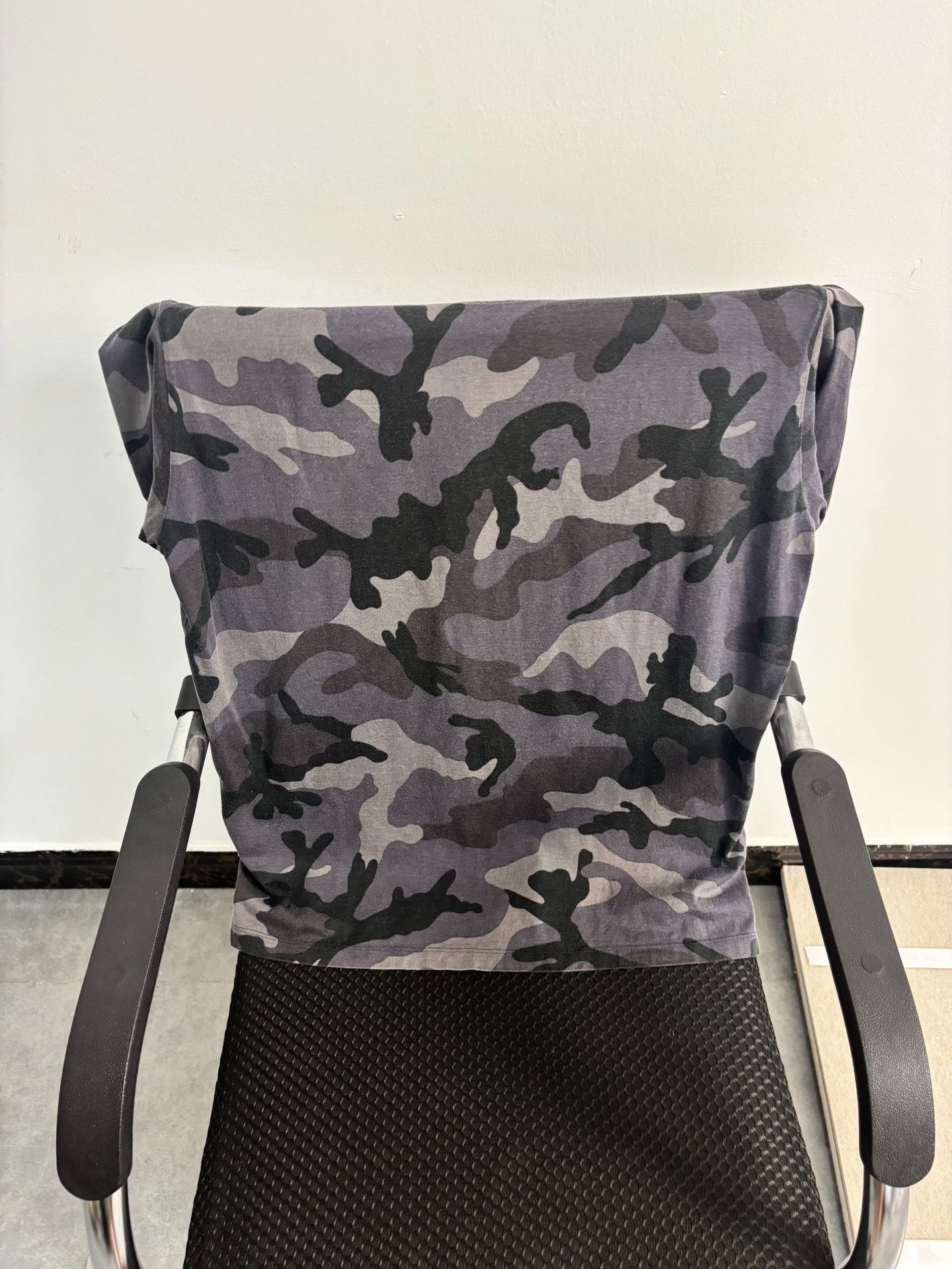 Valentino Valentino Camo Short Sleeve T-Shirt L Size US L / EU 52-54 / 3 - 3 Thumbnail