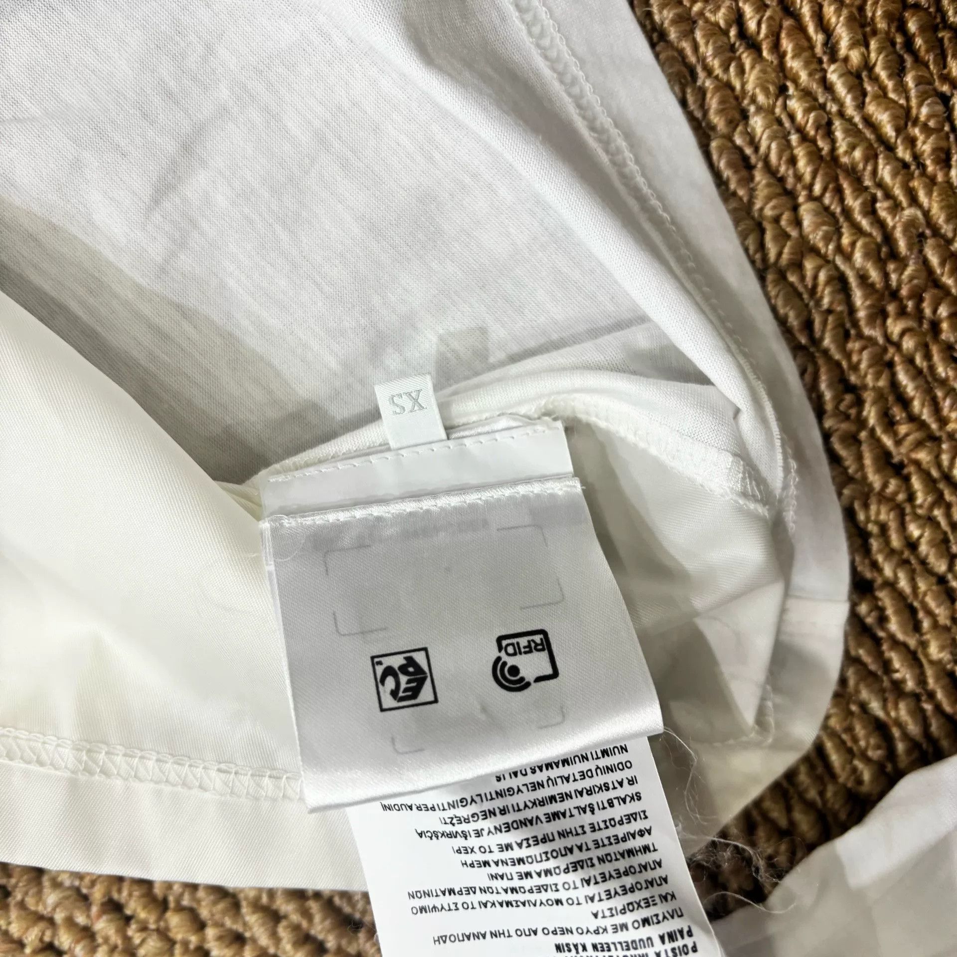 Prada Prada Re-Nylon Triangle Logo Long Sleeve Tee XS Size XS / US 0-2 / IT 36-38 - 9 Thumbnail