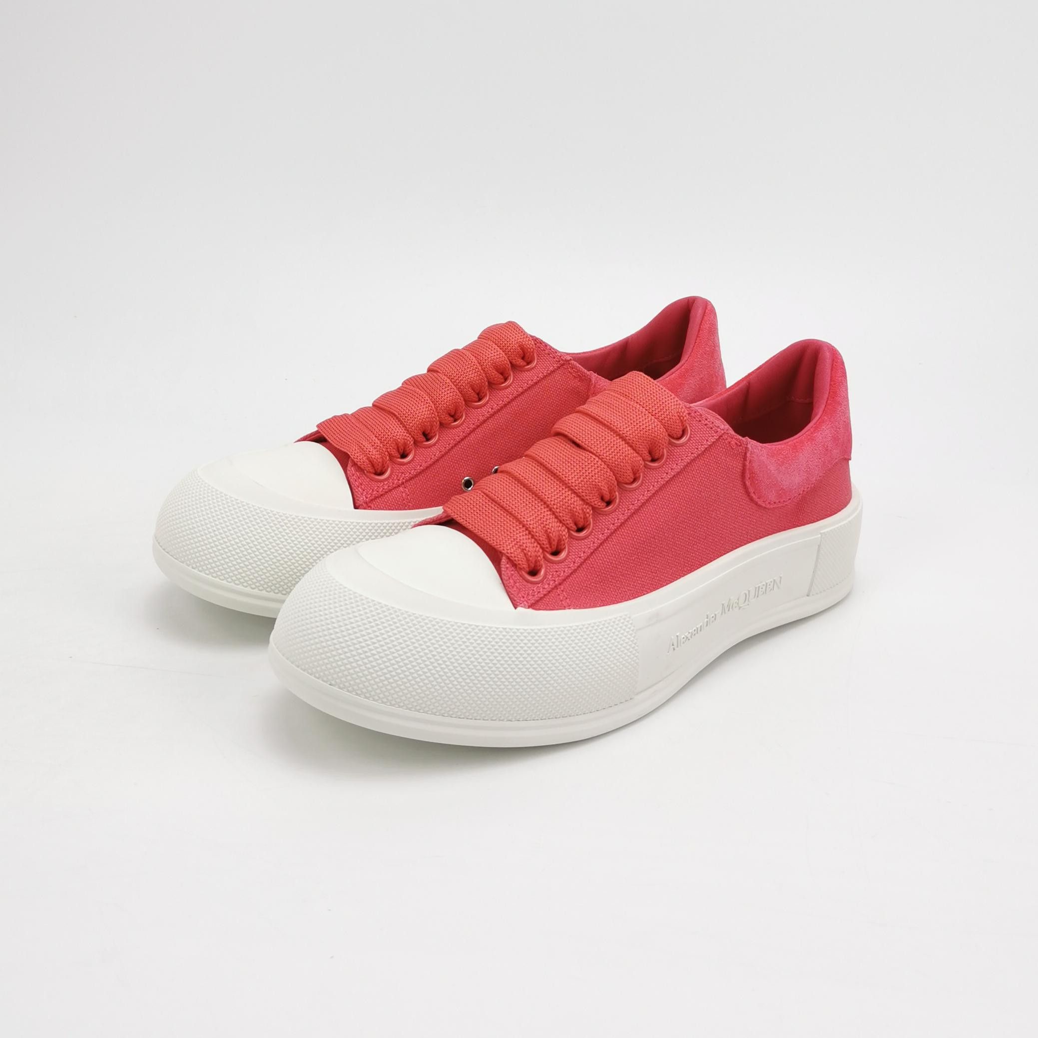 Alexander McQueen Alexander McQueen Women 7 Lowtop Sneakers Size US 7 / IT 37 - 2 Thumbnail
