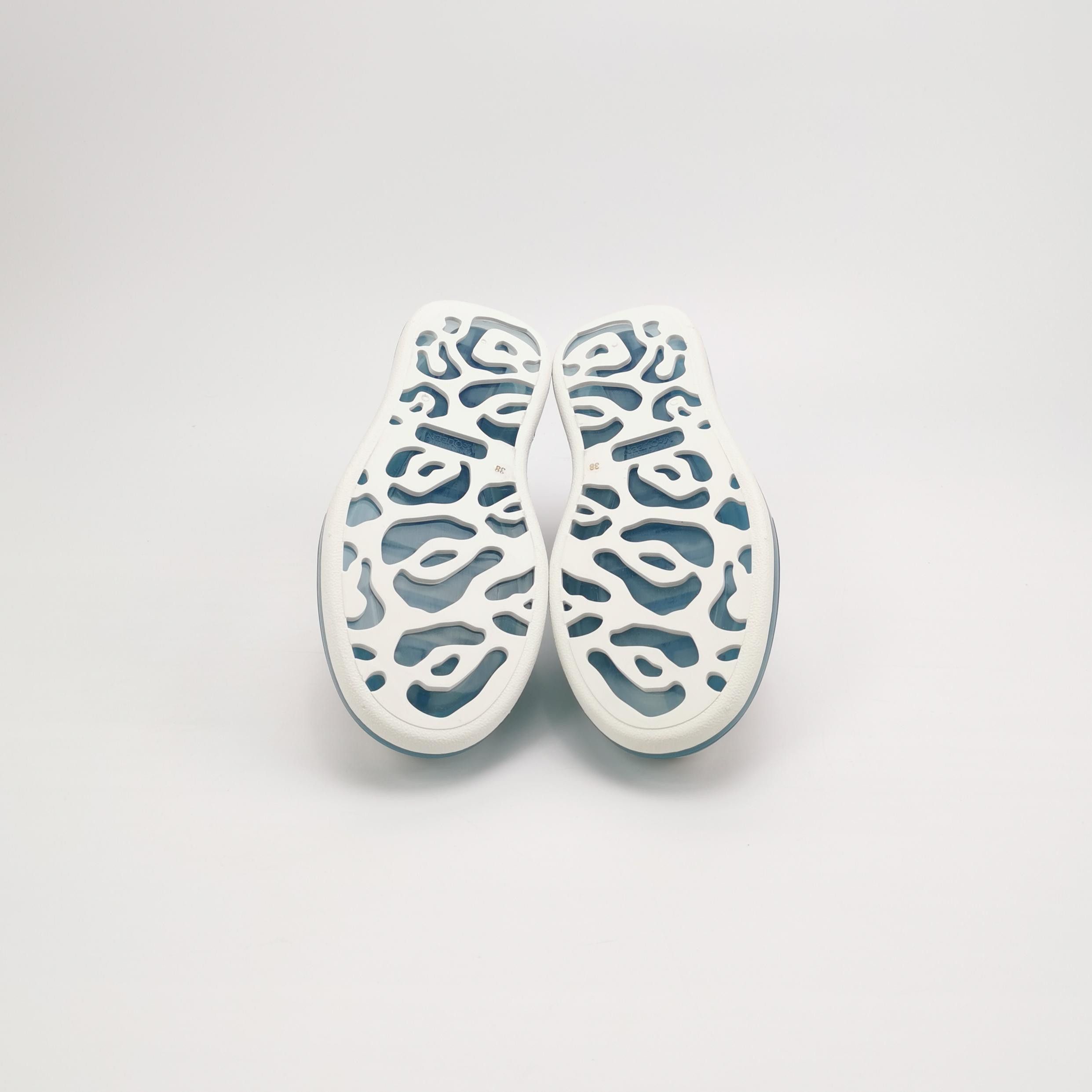 Alexander McQueen Alexander McQueen Women 8 Lowtop Sneakers Size US 8 / IT 38 - 5 Thumbnail