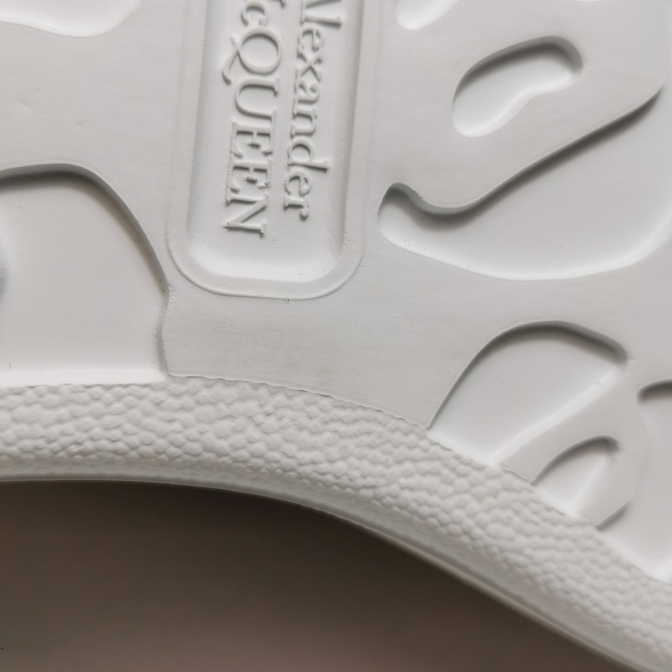 Alexander McQueen Alexander McQueen Women 6 Lowtop Sneakers Size US 6 / IT 36 - 8 Thumbnail