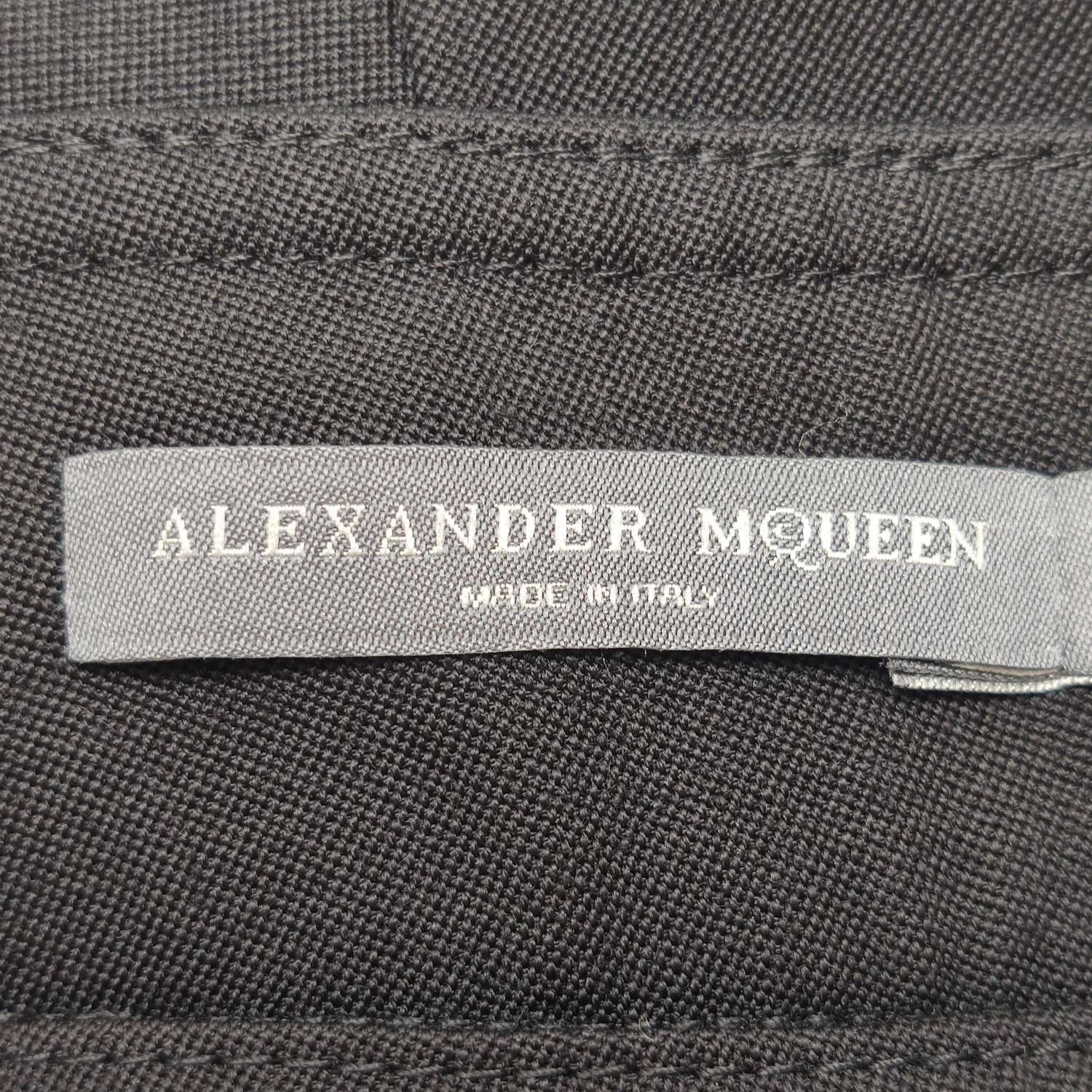 Alexander McQueen Alexander McQueen Women 28 Shorts Size 28" / US 6 / IT 42 - 4 Thumbnail