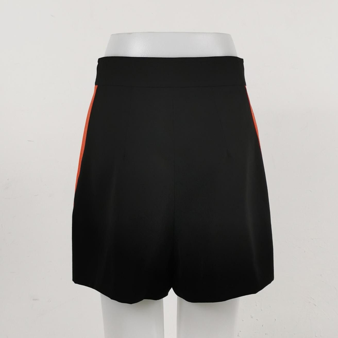 Alexander McQueen Alexander McQueen Women 28 Shorts Size 28" / US 6 / IT 42 - 2 Thumbnail