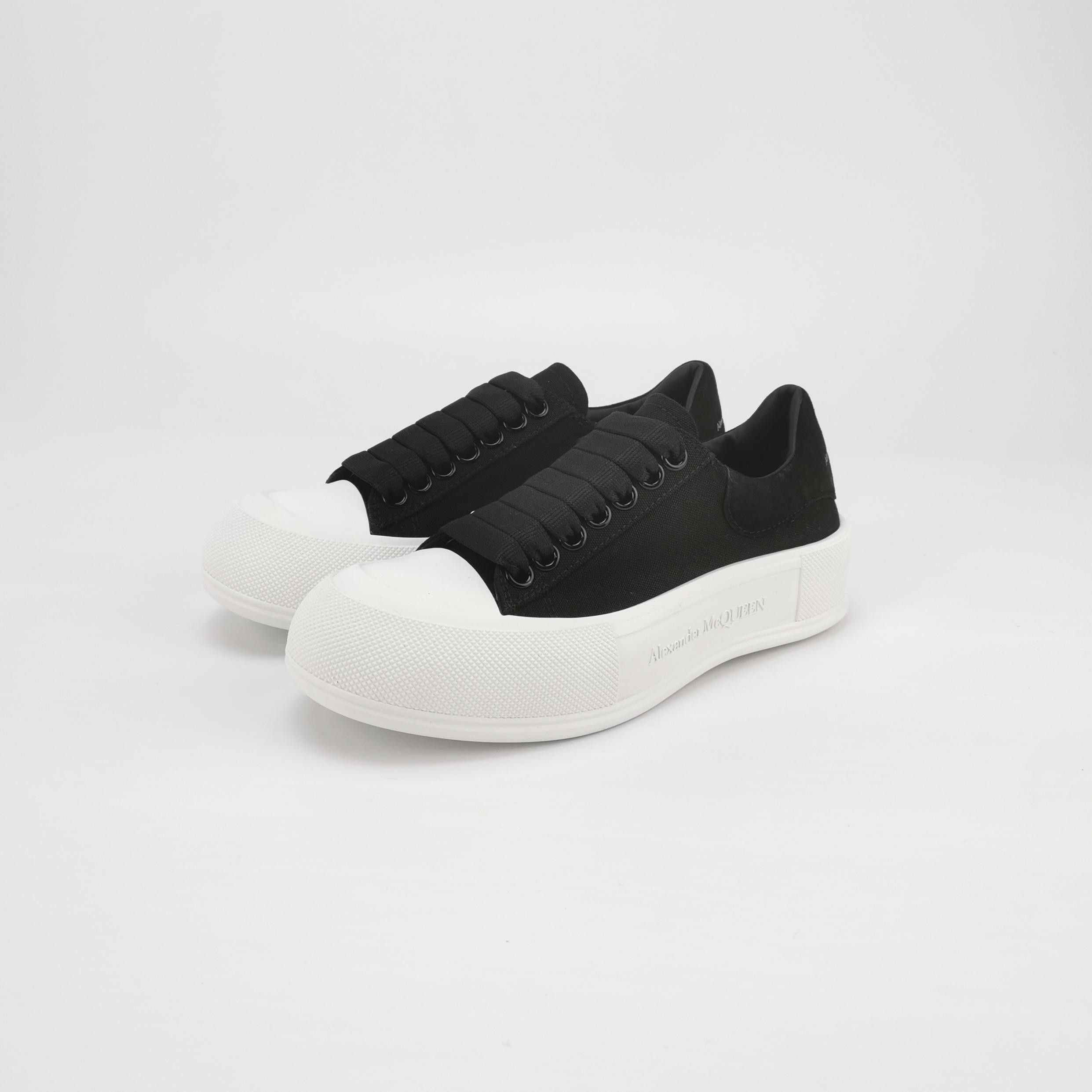 Alexander McQueen Alexander McQueen Women 6 Lowtop Sneakers Size US 6 / IT 36 - 2 Thumbnail