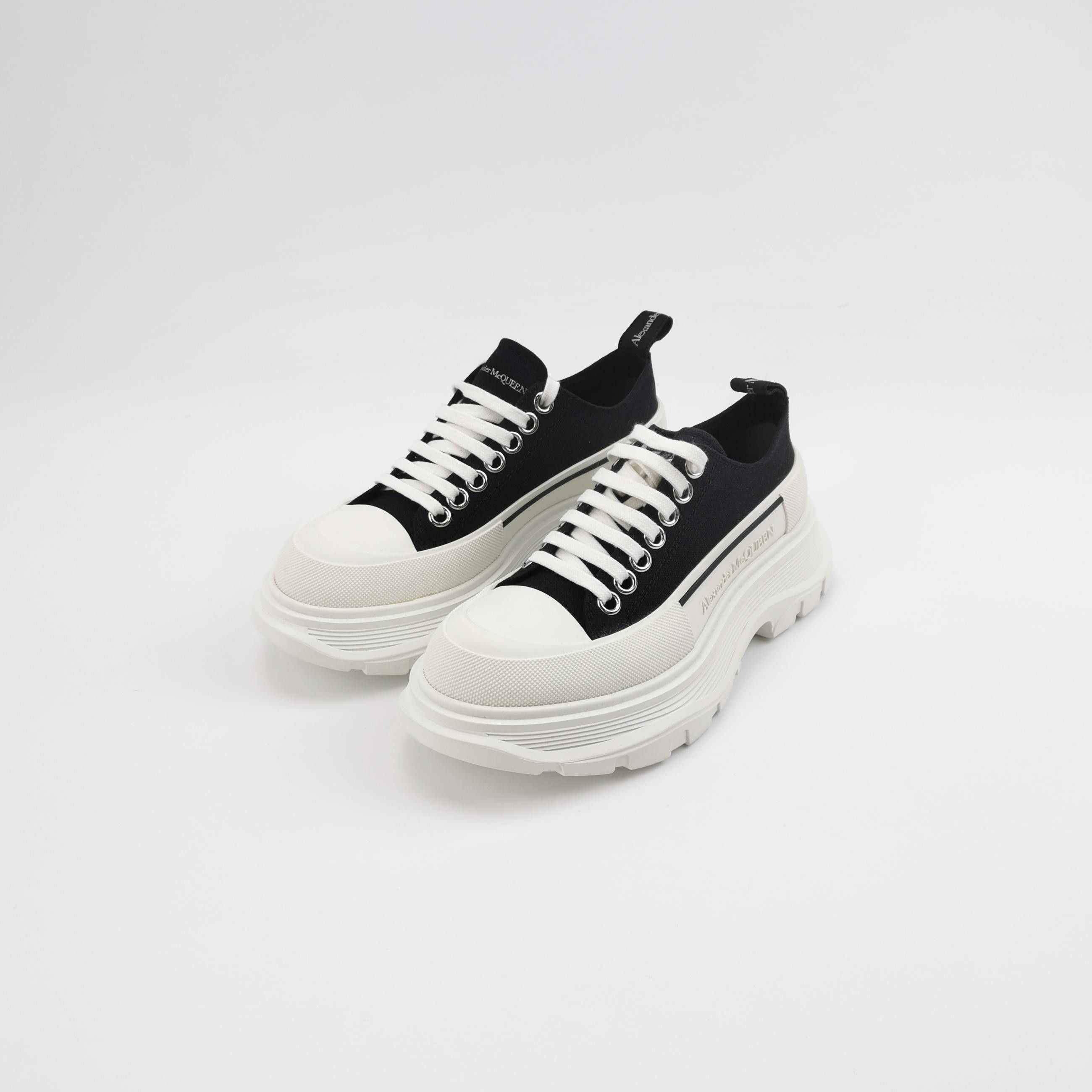 Alexander McQueen Alexander McQueen Women 6 Lowtop Sneakers Size US 6 / IT 36 - 2 Thumbnail