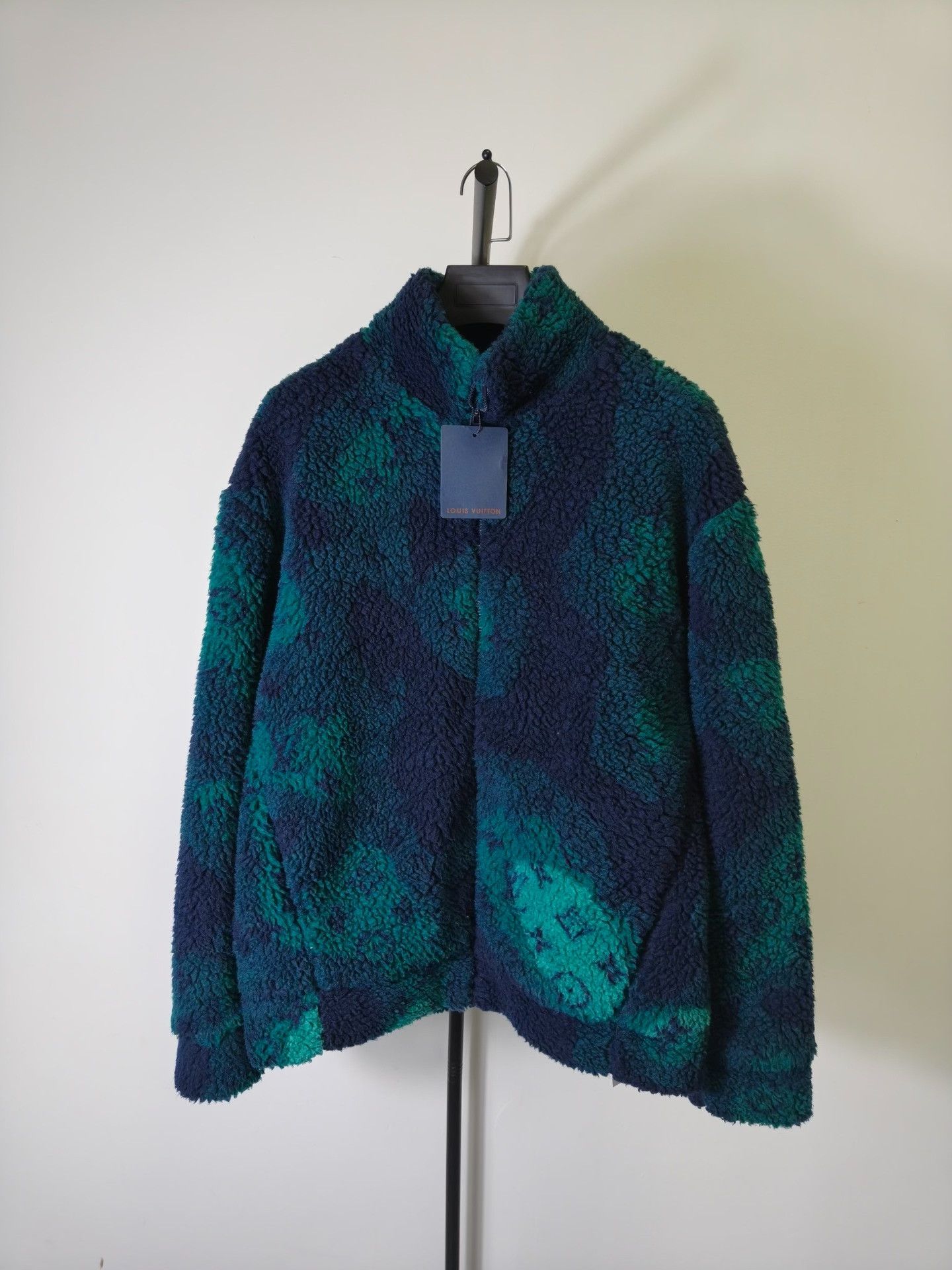 Louis Vuitton Louis Vuitton Monogram Fleece Jacket L Size US L / EU 52-54 / 3 - 2 Thumbnail