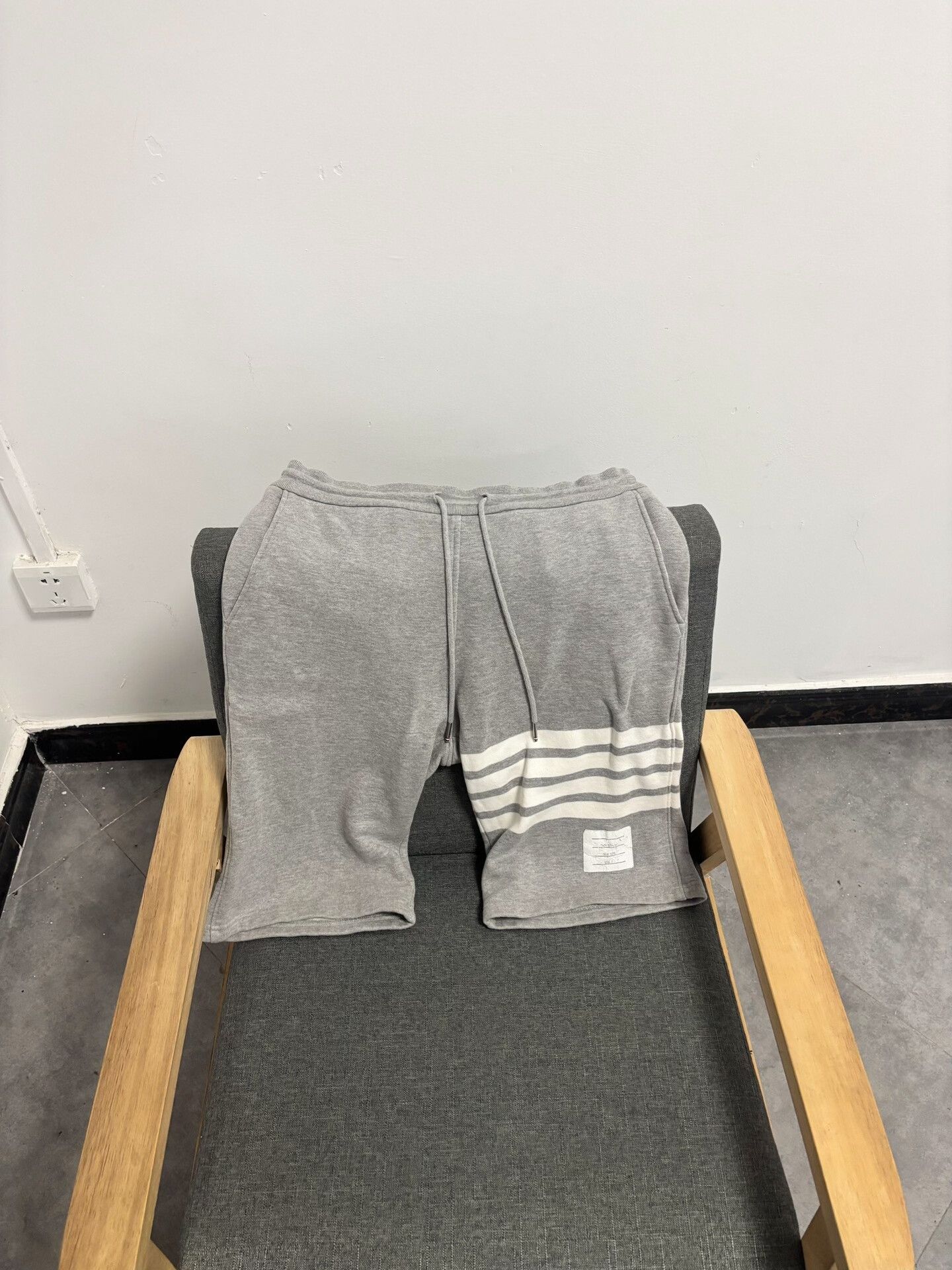 Thom Browne Thom Browne 4-Bar Stripe Sweat Shorts Size 0 Size US 28 / EU 44 - 2 Thumbnail