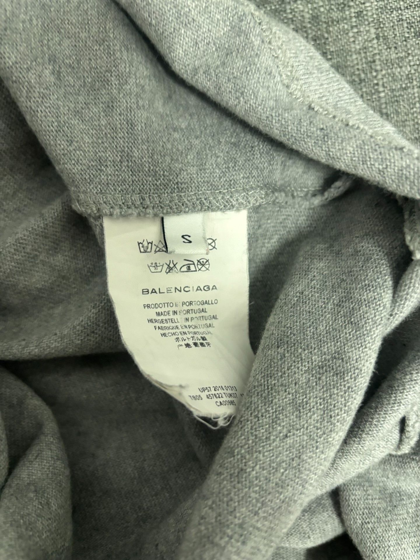 Balenciaga Balenciaga Runway Grey Long Sleeve T-Shirt Size S Size US S / EU 44-46 / 1 - 5 Thumbnail