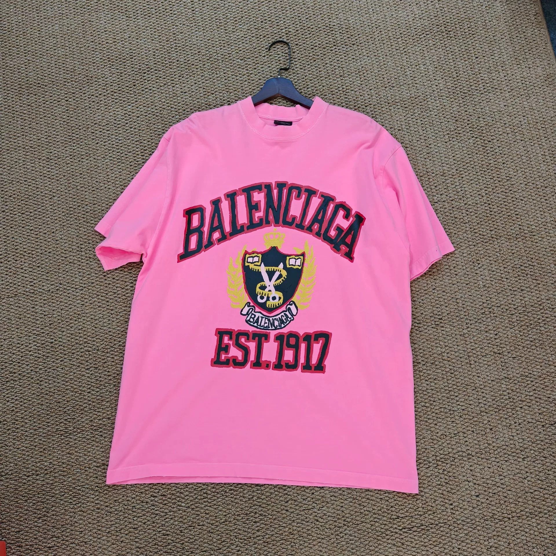 Balenciaga Balenciaga Crest Logo Pink T-Shirt Size S Size US S / EU 44-46 / 1 - 2 Thumbnail