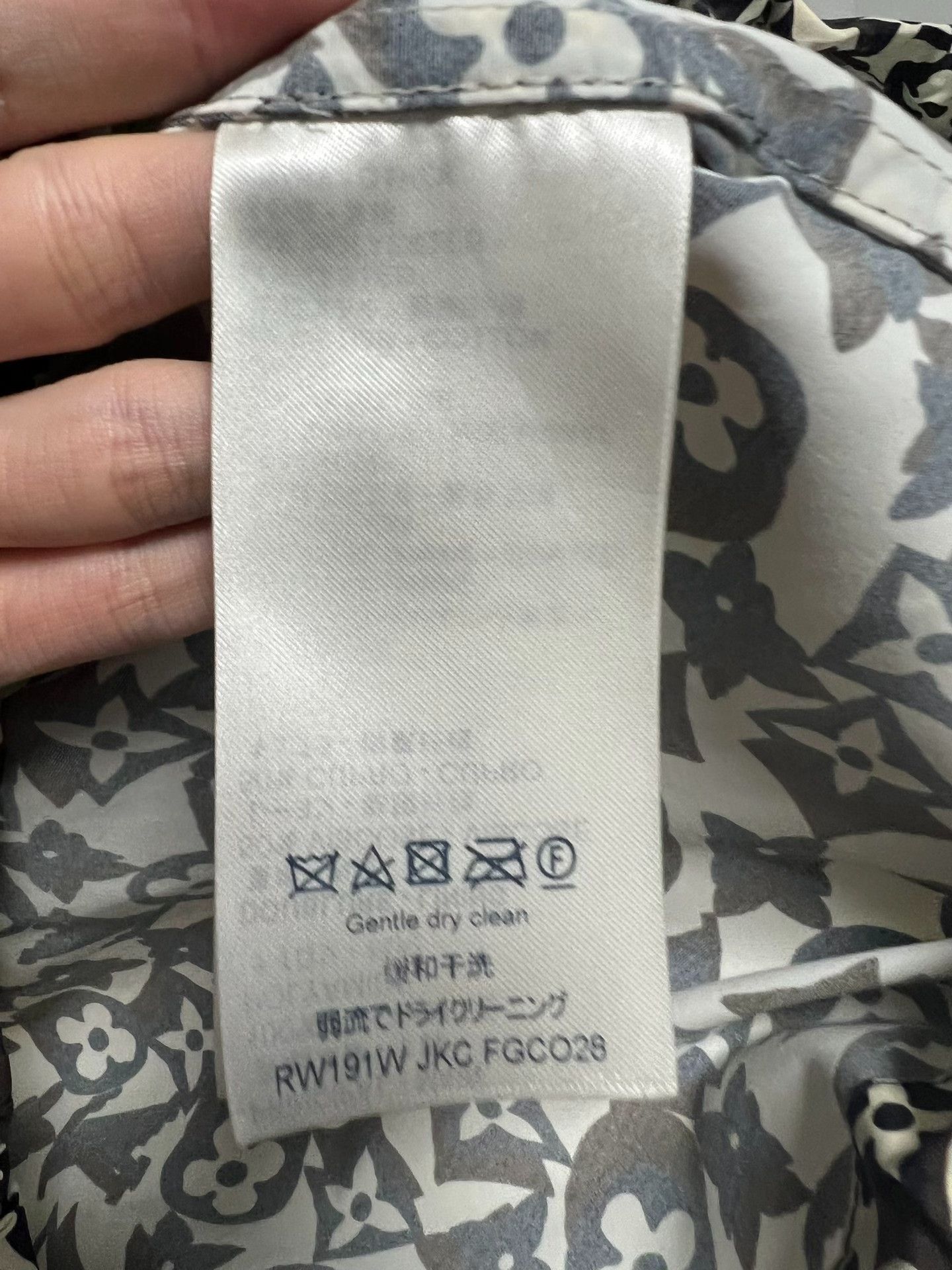 Louis Vuitton Louis Vuitton Monogram Hooded Jacket Size 34 Size XS / US 0-2 / IT 36-38 - 4 Thumbnail