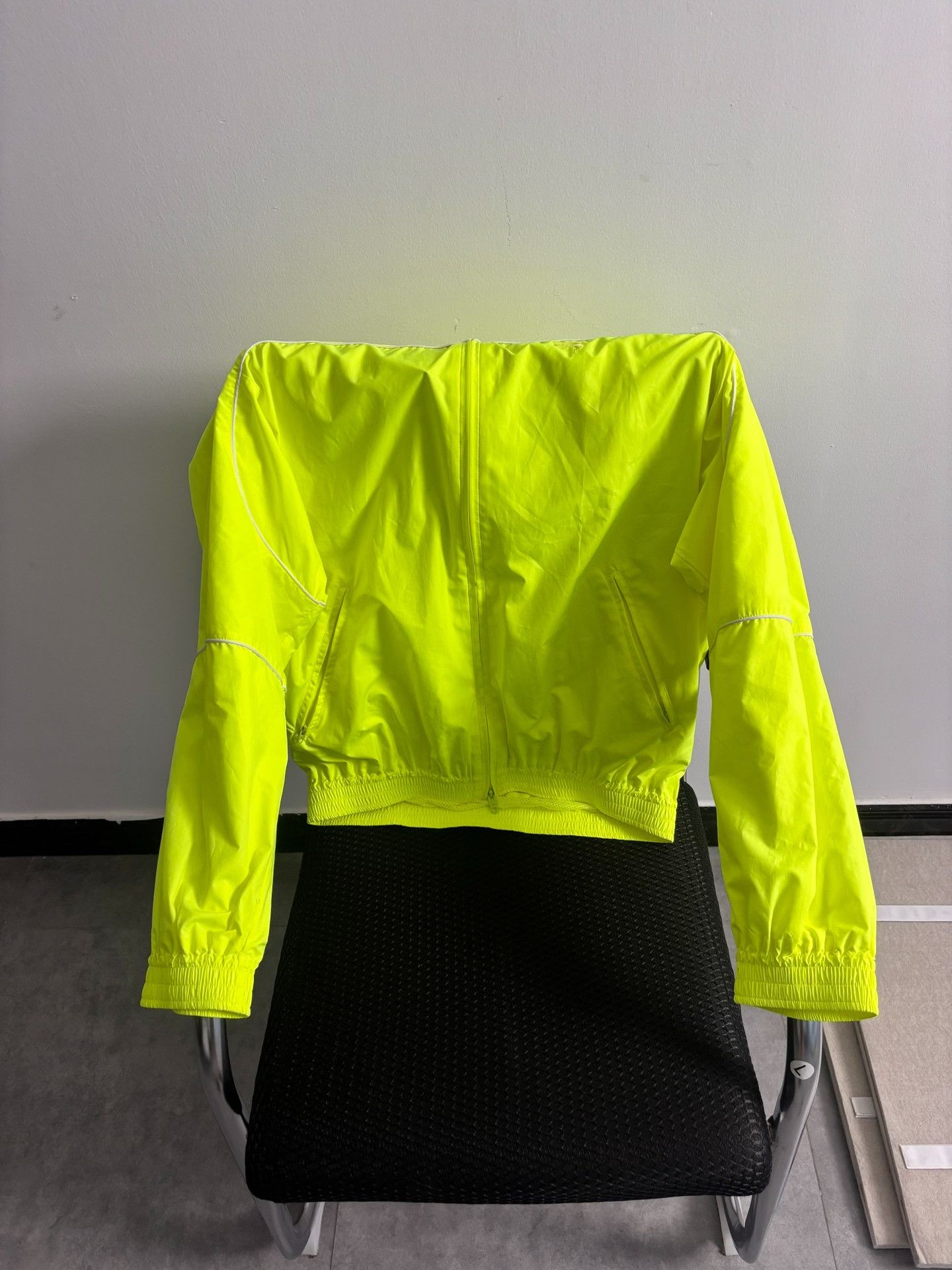 Balenciaga Balenciaga Neon Yellow Zip Jacket 34 Size XS / US 0-2 / IT 36-38 - 2 Thumbnail