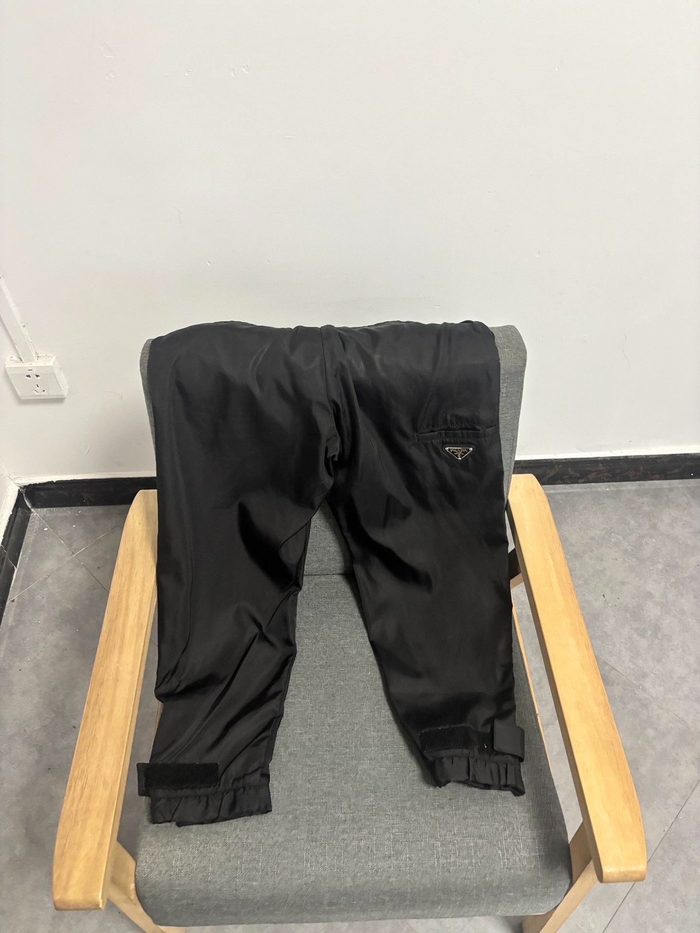 Prada Prada Triangle Logo Nylon Pants Size 28 Size US 28 / EU 44 - 3 Thumbnail