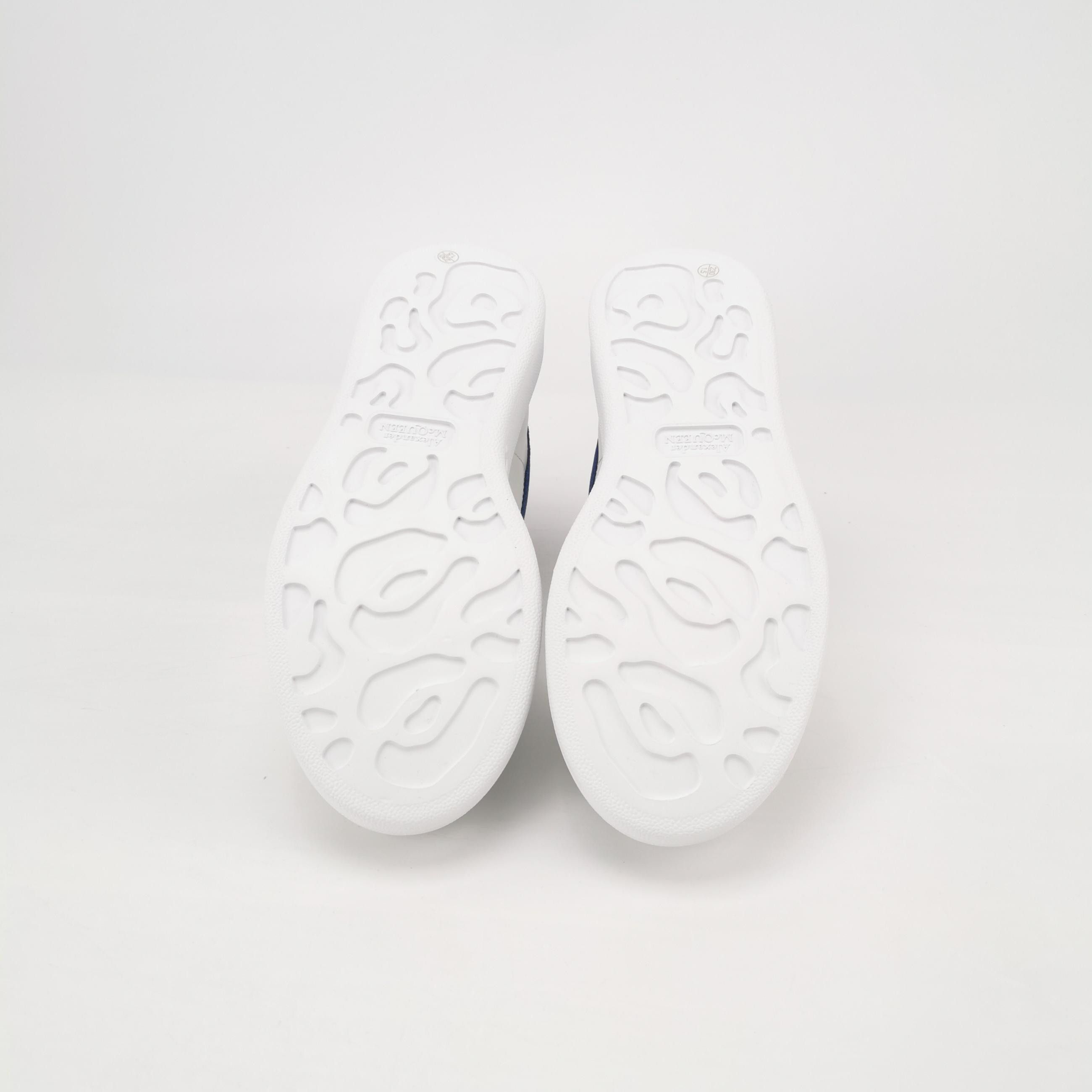 Alexander McQueen Alexander McQueen Women 6 Lowtop Sneakers Size US 6 / IT 36 - 5 Thumbnail