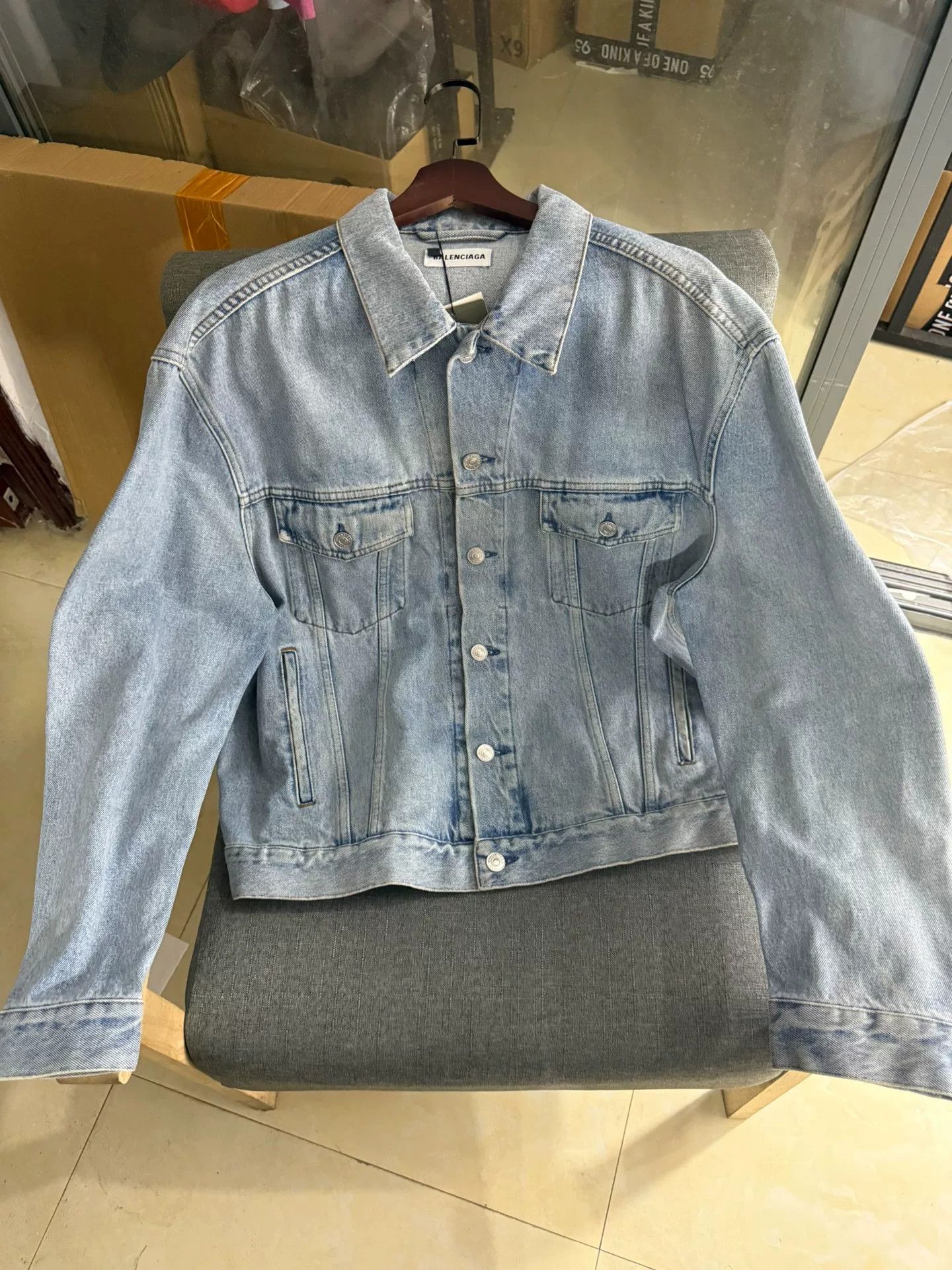 Balenciaga Balenciaga Rhinestone Logo Denim Jacket 36 Size XS / US 0-2 / IT 36-38 - 2 Thumbnail