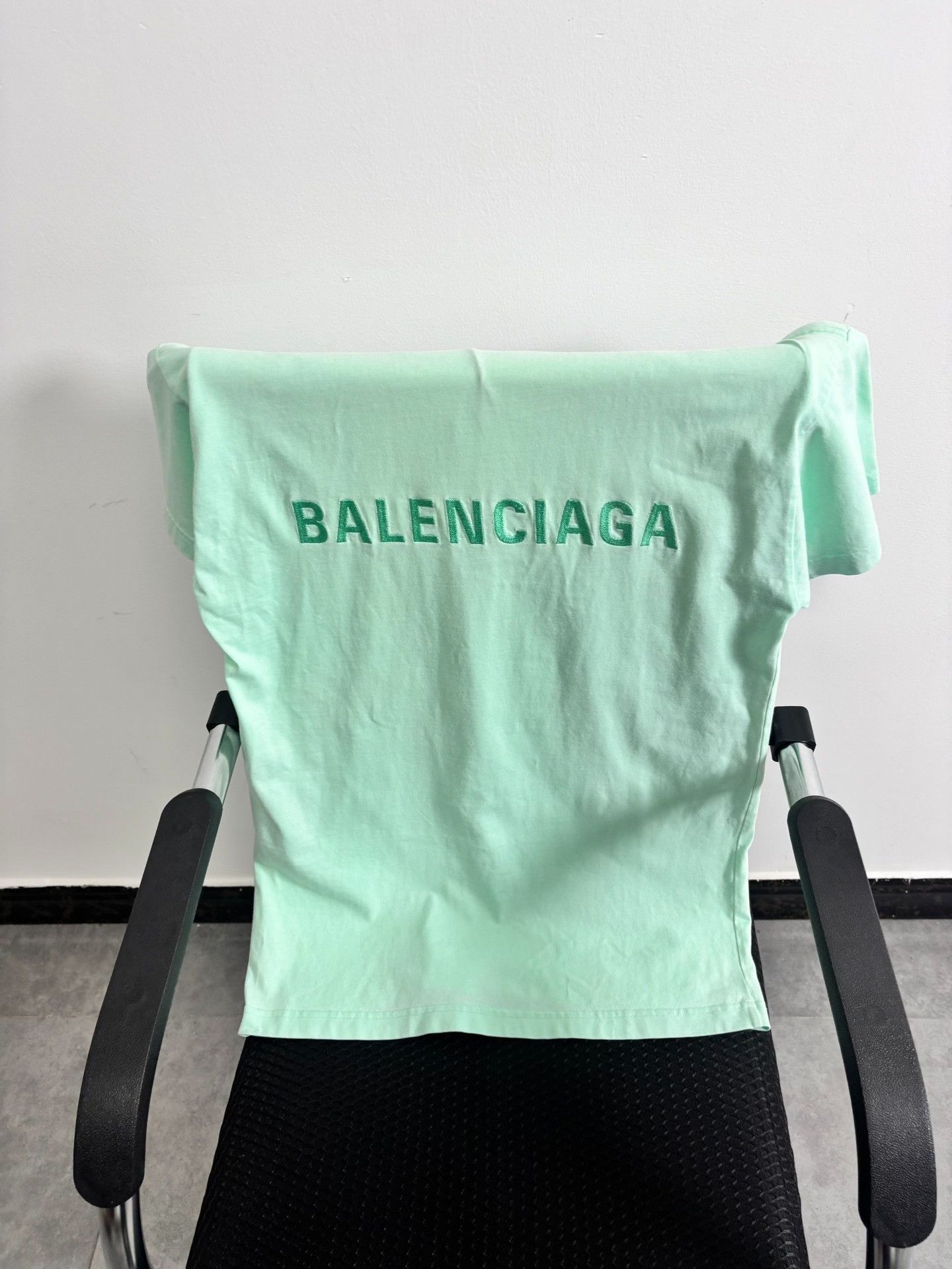 Balenciaga Balenciaga Embroidered Logo T-Shirt XS Size US XS / EU 42 / 0 - 3 Thumbnail