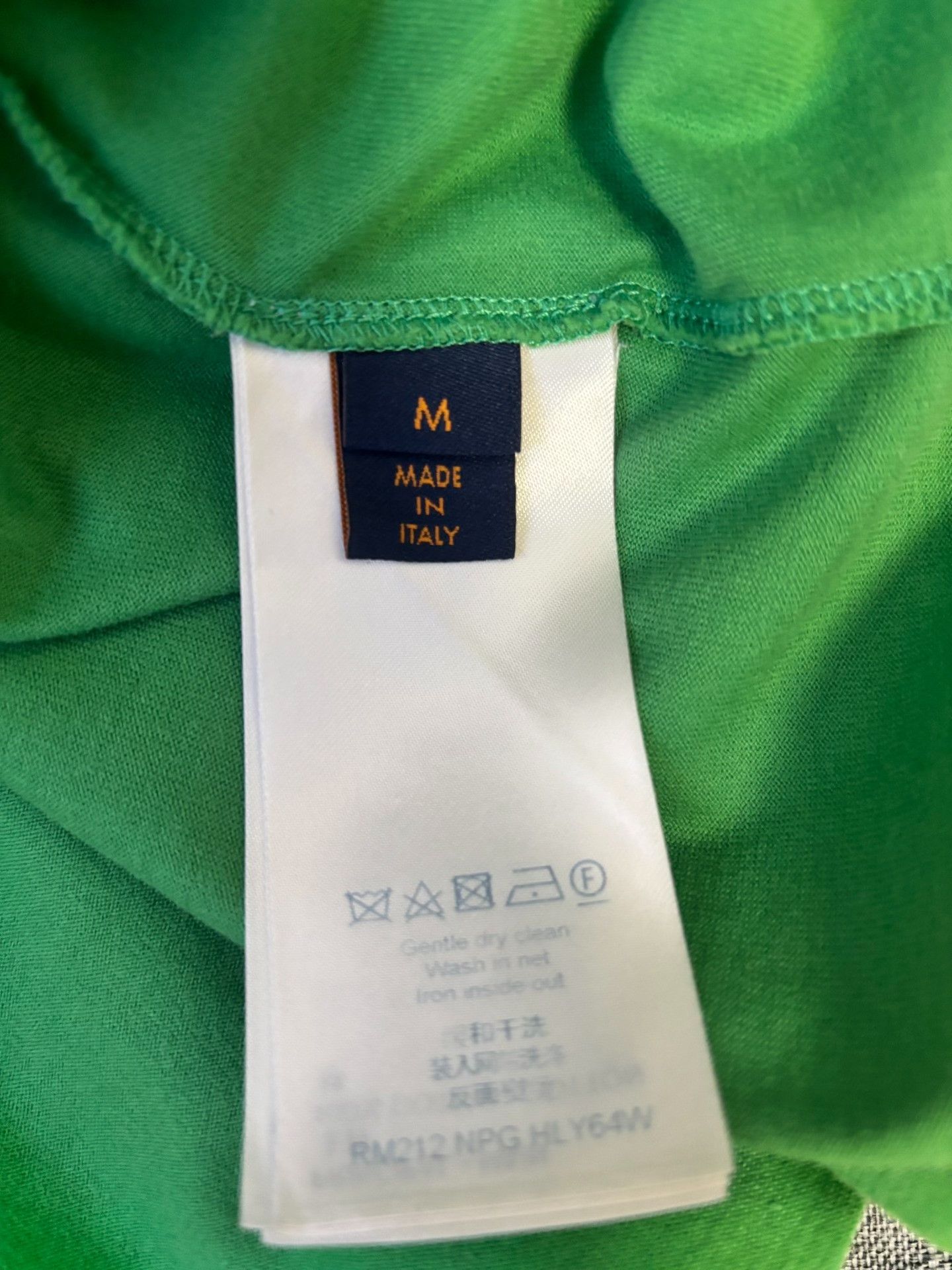 Louis Vuitton Louis Vuitton Green Embossed Logo T-Shirt Size M Size US M / EU 48-50 / 2 - 5 Thumbnail