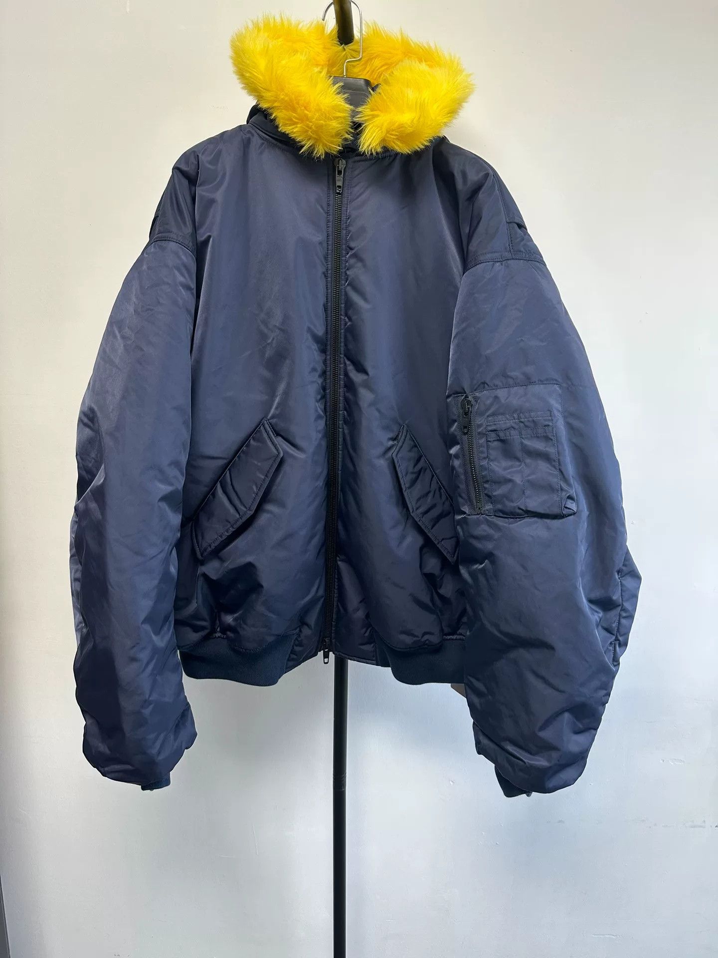 Balenciaga Balenciaga Faux Fur Hooded Bomber Jacket XS Size US XS / EU 42 / 0 - 2 Thumbnail