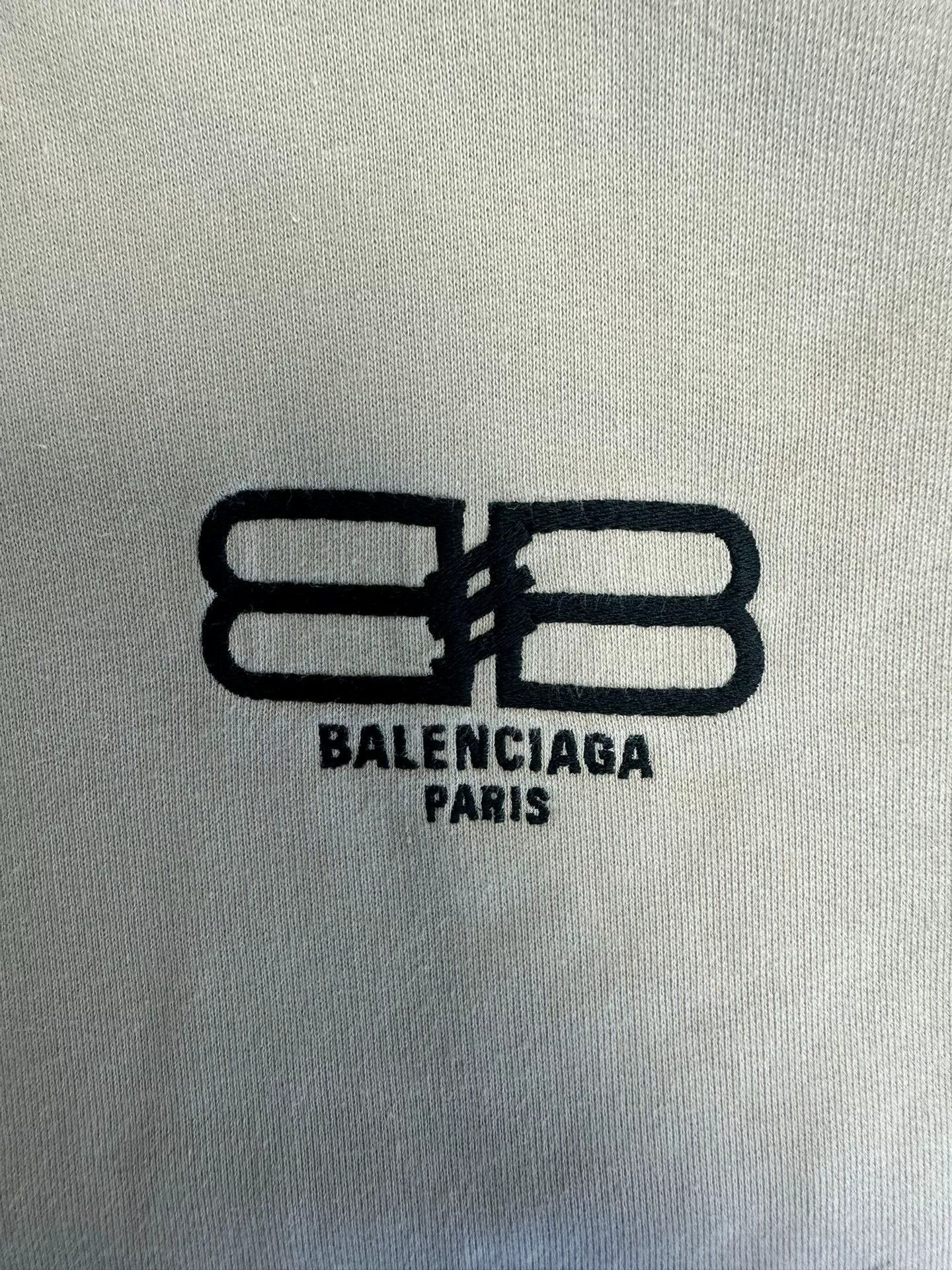 Balenciaga Balenciaga BB Logo Print Hoodie Size L Size US L / EU 52-54 / 3 - 4 Thumbnail