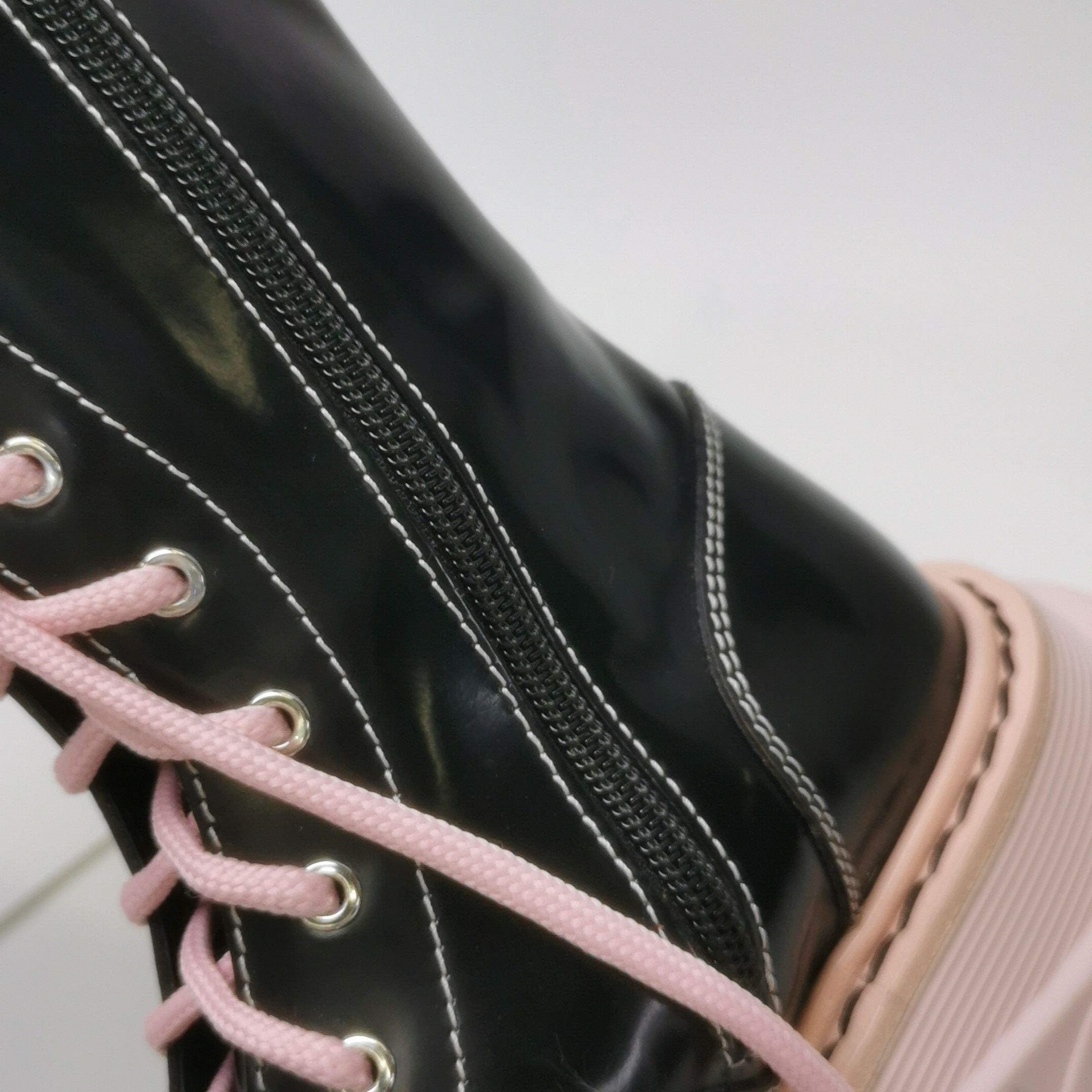 Alexander McQueen Alexander McQueen Women 5 Boots Size US 5 / IT 35 - 11 Thumbnail