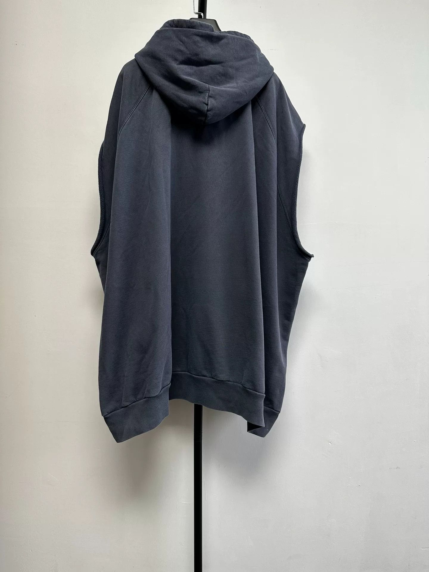 Balenciaga Balenciaga Blue Crest Logo Sleeveless Hoodie Size 1 Size US S / EU 44-46 / 1 - 3 Thumbnail