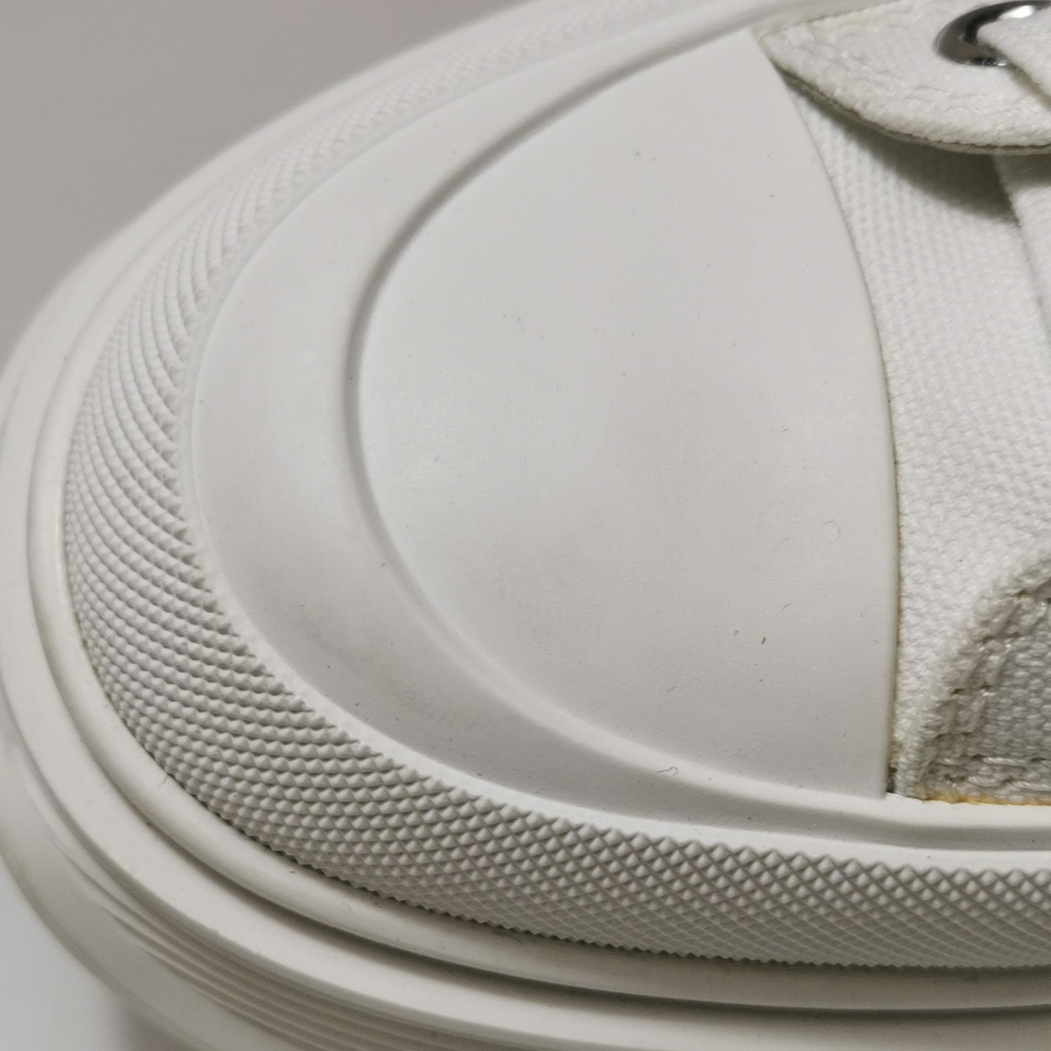 Alexander McQueen Alexander McQueen Women 5 Lowtop Sneakers Size US 5 / IT 35 - 7 Thumbnail