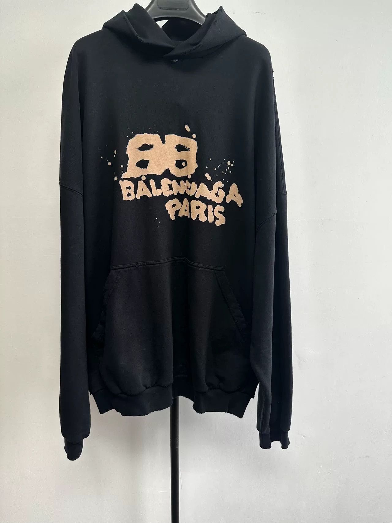 Balenciaga Balenciaga BB Paris Logo Hoodie Size 4 Size US XL / EU 56 / 4 - 2 Thumbnail