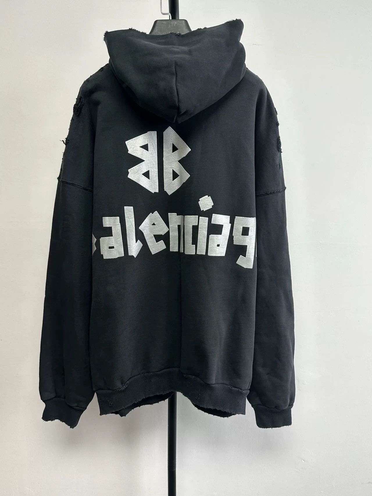 Balenciaga Balenciaga Tape Logo Distressed Hoodie Size 2 Size US M / EU 48-50 / 2 - 3 Thumbnail