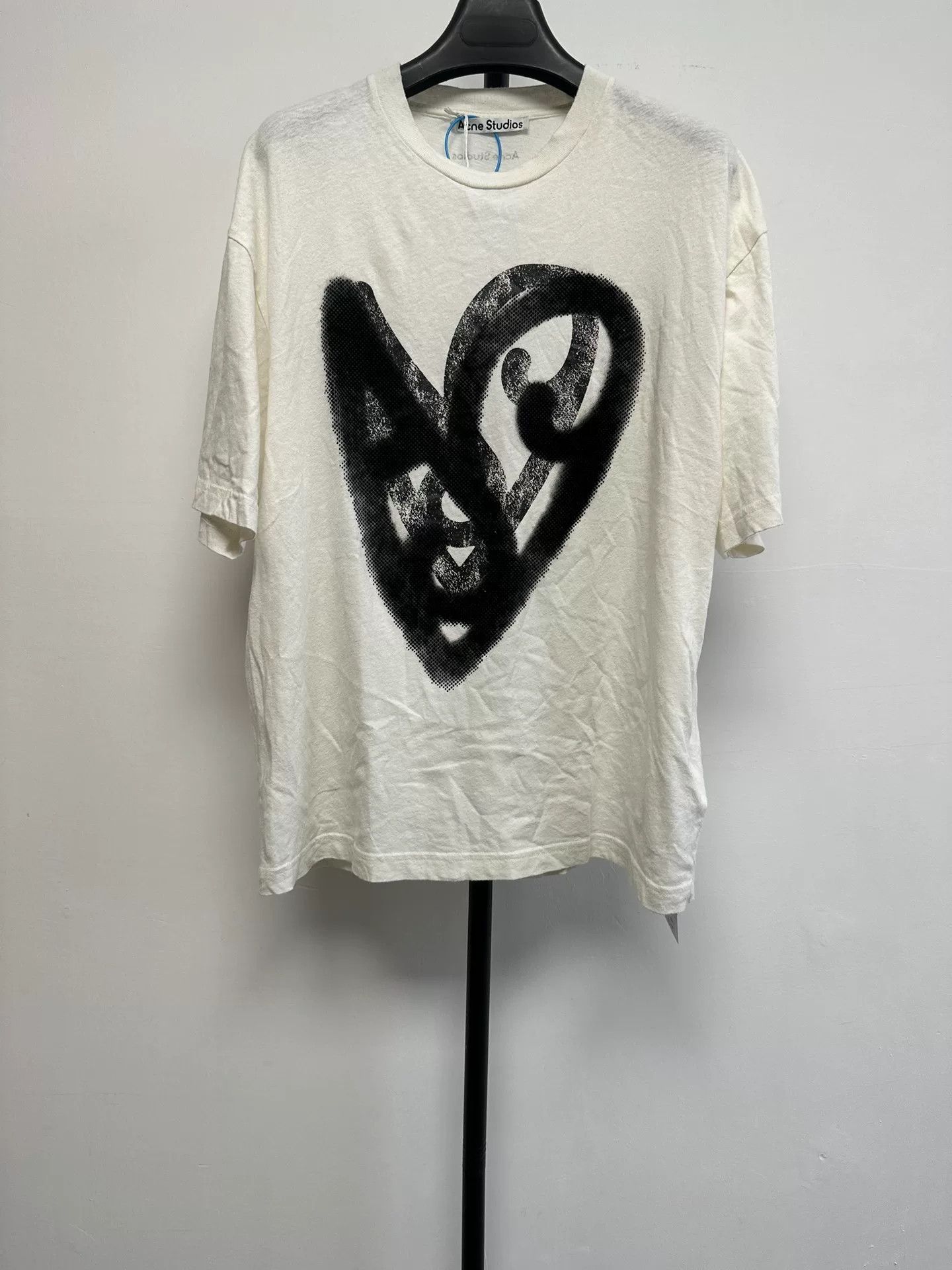 Acne Studios Acne Studios Heart Graphic T-Shirt XS Size US XS / EU 42 / 0 - 2 Thumbnail