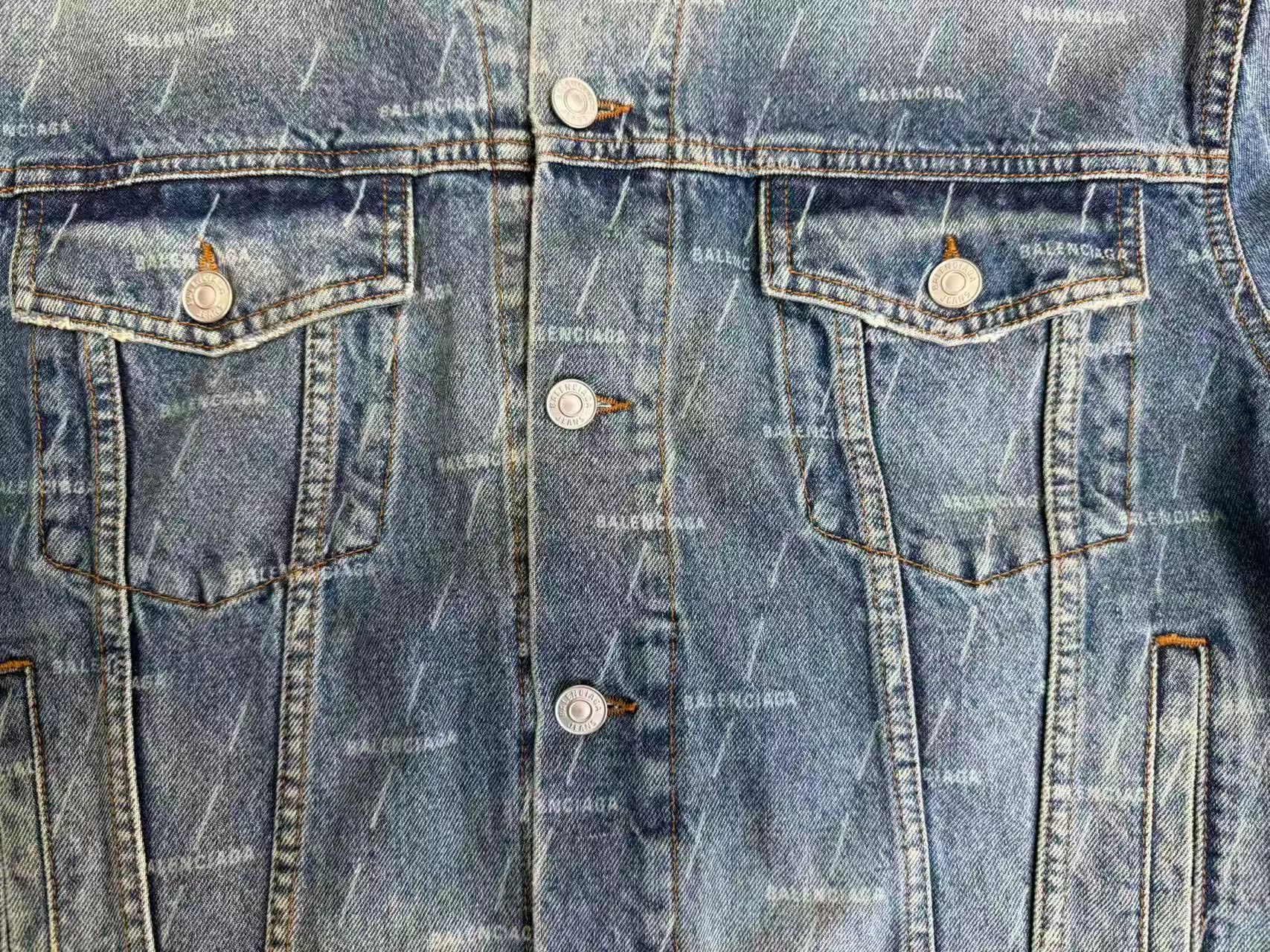 Balenciaga Balenciaga All-Over Logo Denim Jacket Size 44 Size US S / EU 44-46 / 1 - 4 Thumbnail