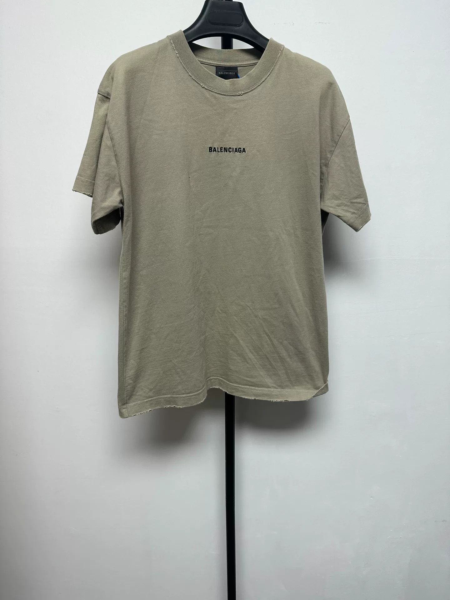 Balenciaga Balenciaga Logo Print Distressed T-Shirt M Size US M / EU 48-50 / 2 - 2 Thumbnail