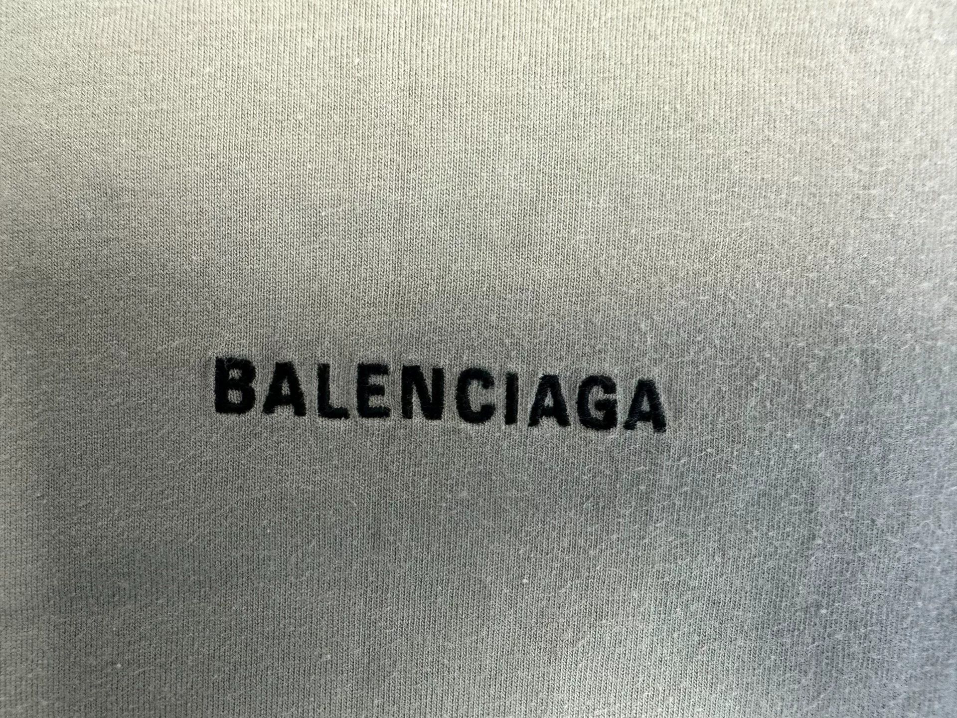Balenciaga Balenciaga Logo Print Distressed T-Shirt M Size US M / EU 48-50 / 2 - 4 Thumbnail
