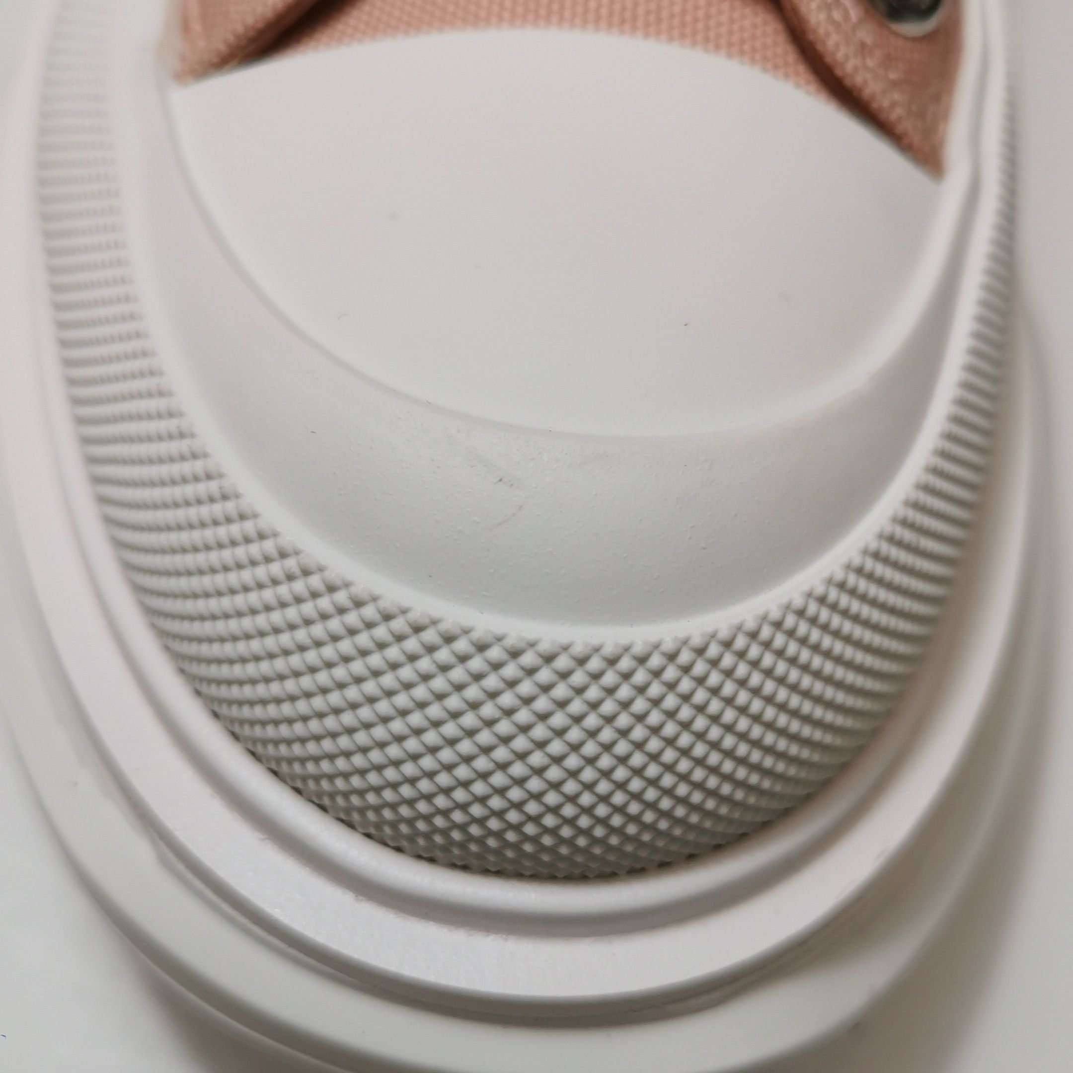 Alexander McQueen Alexander McQueen Women 7 Lowtop Sneakers Size US 7 / IT 37 - 7 Thumbnail