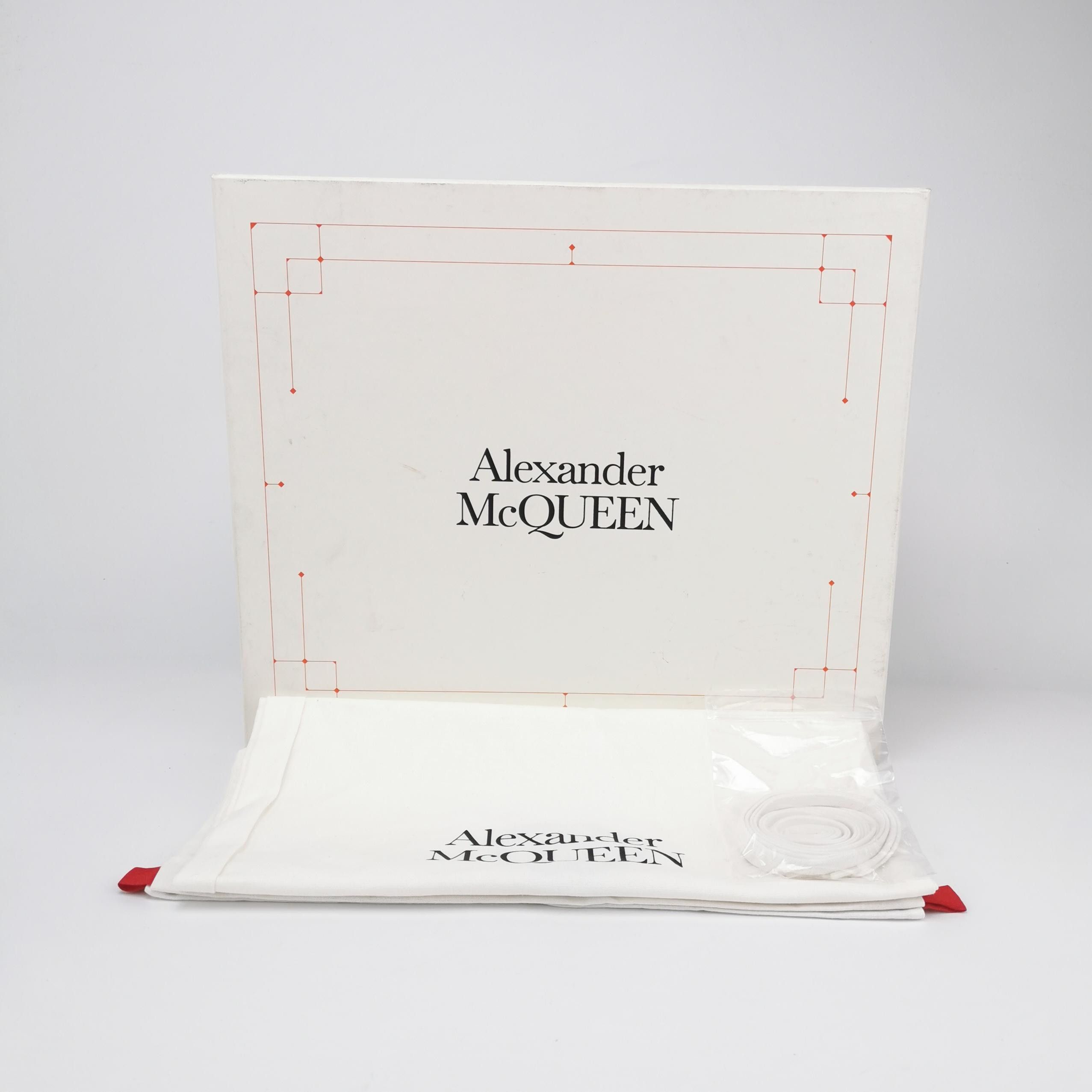 Alexander McQueen Alexander McQueen Women 7 Lowtop Sneakers Size US 7 / IT 37 - 6 Thumbnail
