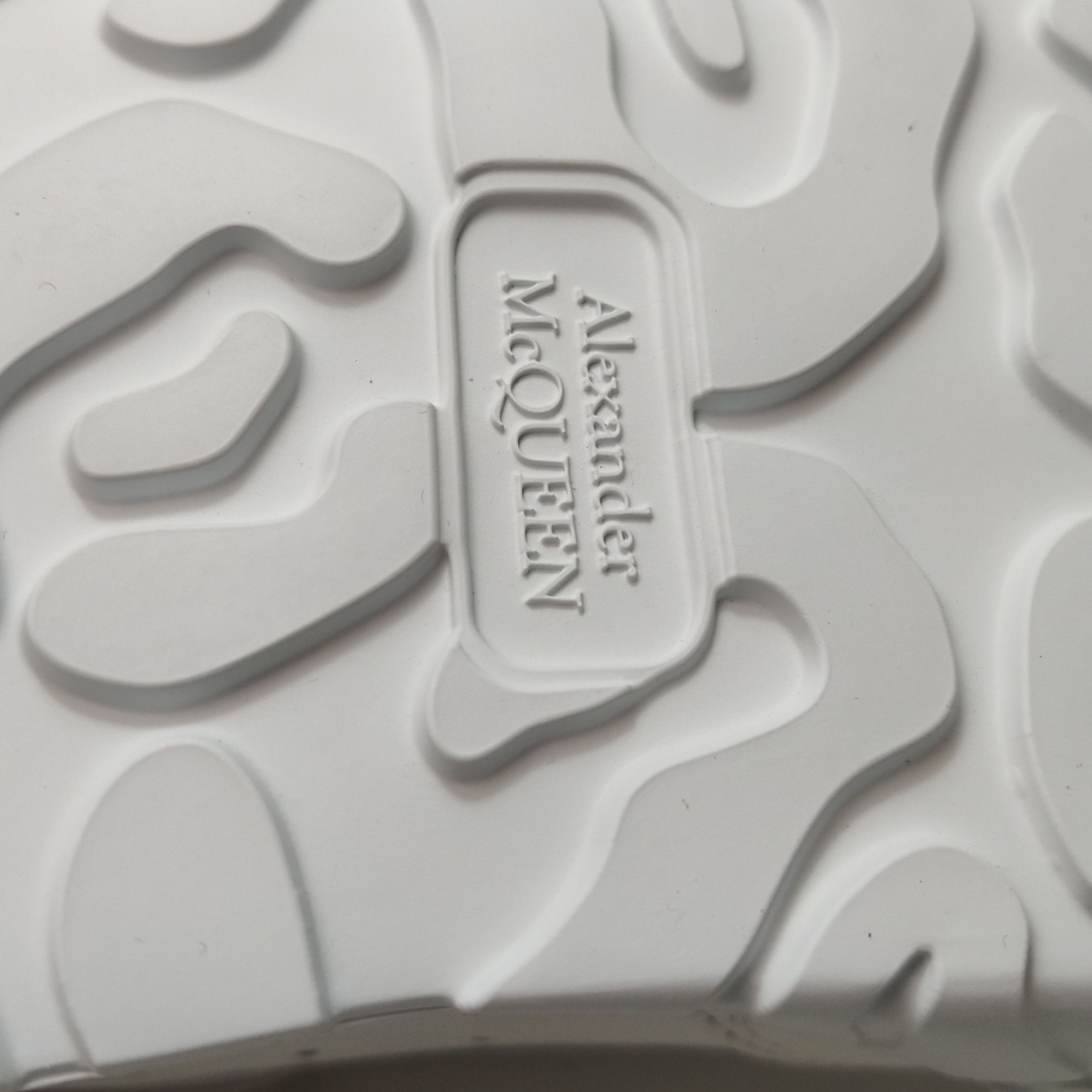 Alexander McQueen Alexander McQueen Women 8 Lowtop Sneakers Size US 8 / IT 38 - 9 Thumbnail