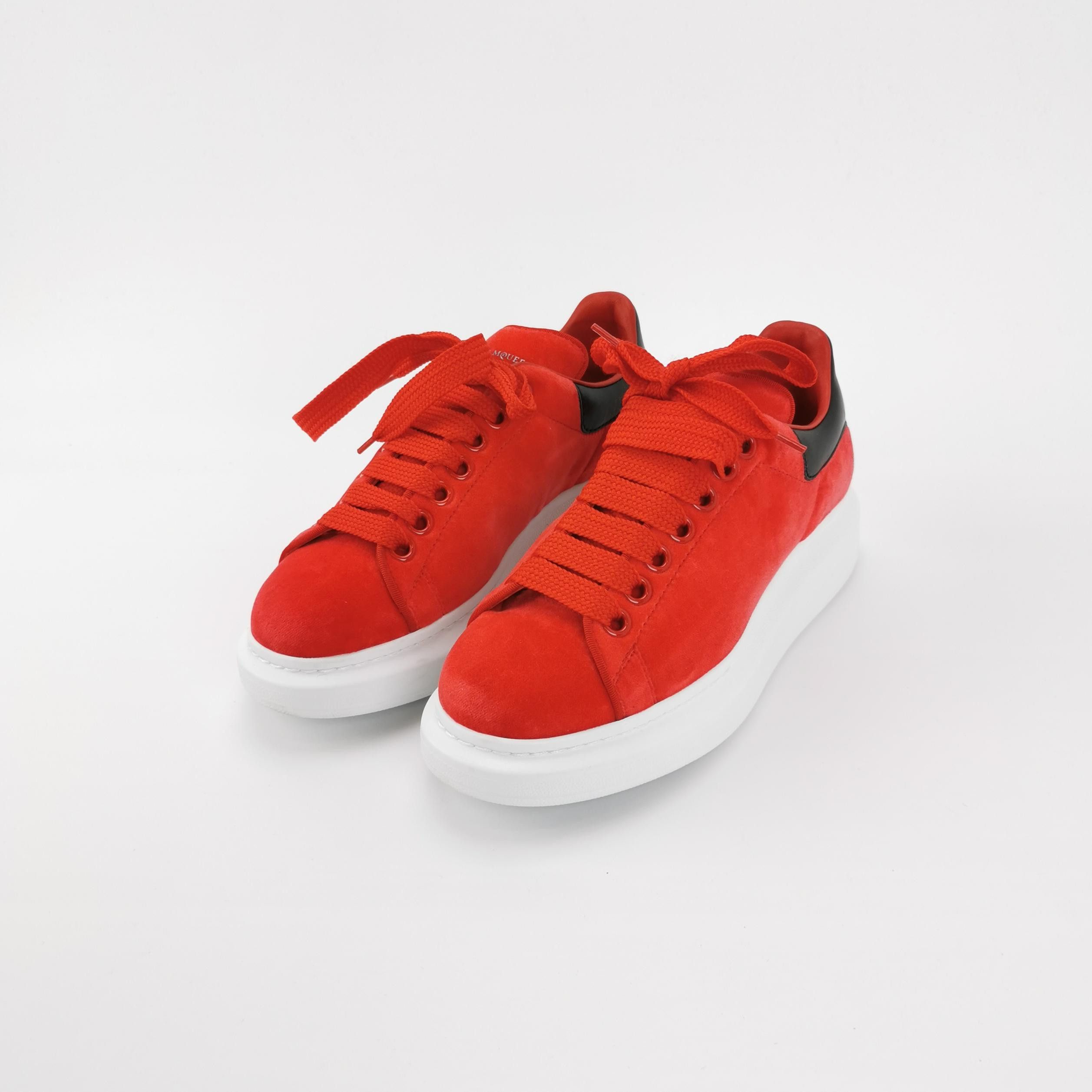 Alexander McQueen Alexander McQueen Women 5 Lowtop Sneakers Size US 5 / IT 35 - 2 Thumbnail