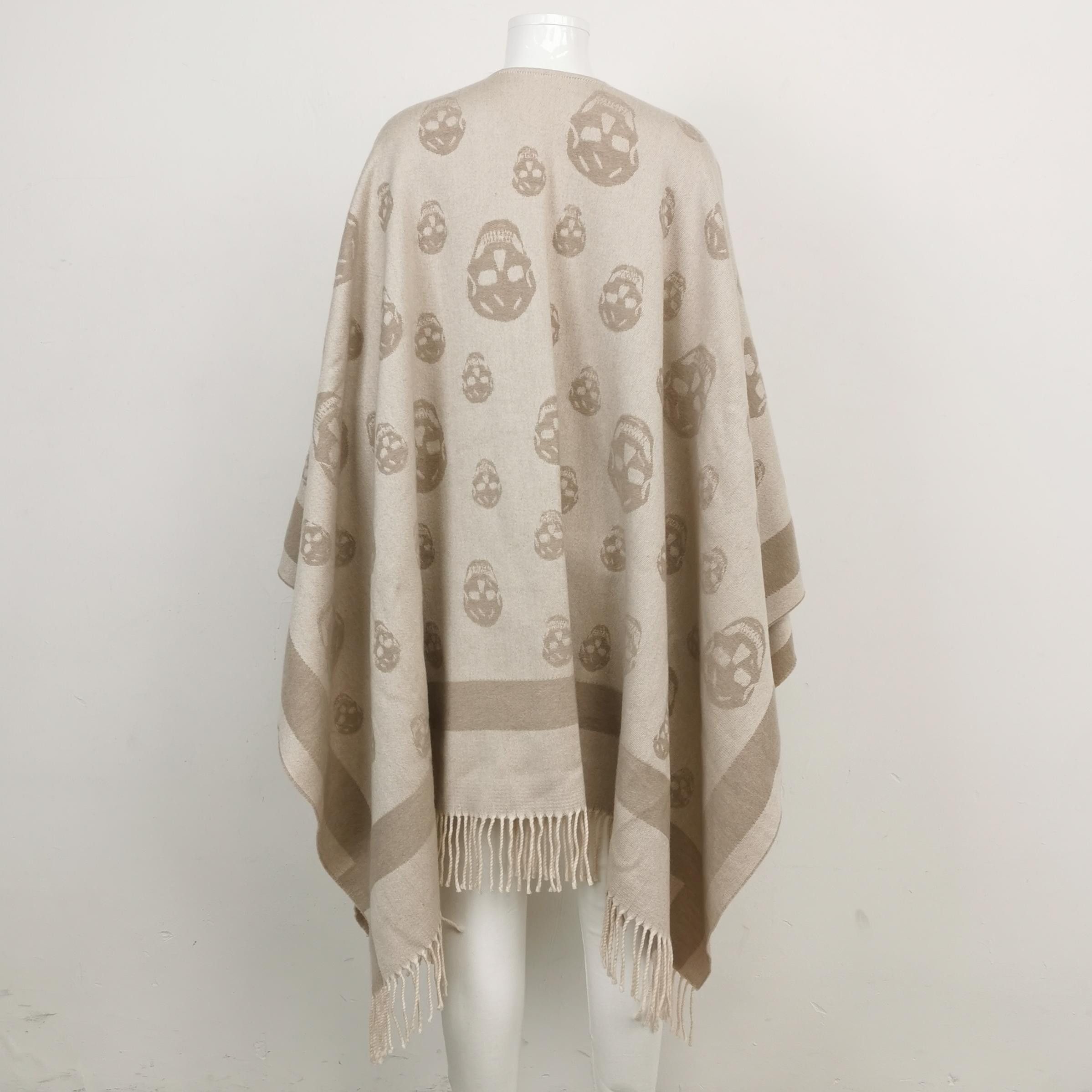 Alexander McQueen Alexander McQueen Women s Short Sleeve Shirts Size S / US 4 / IT 40 - 2 Thumbnail