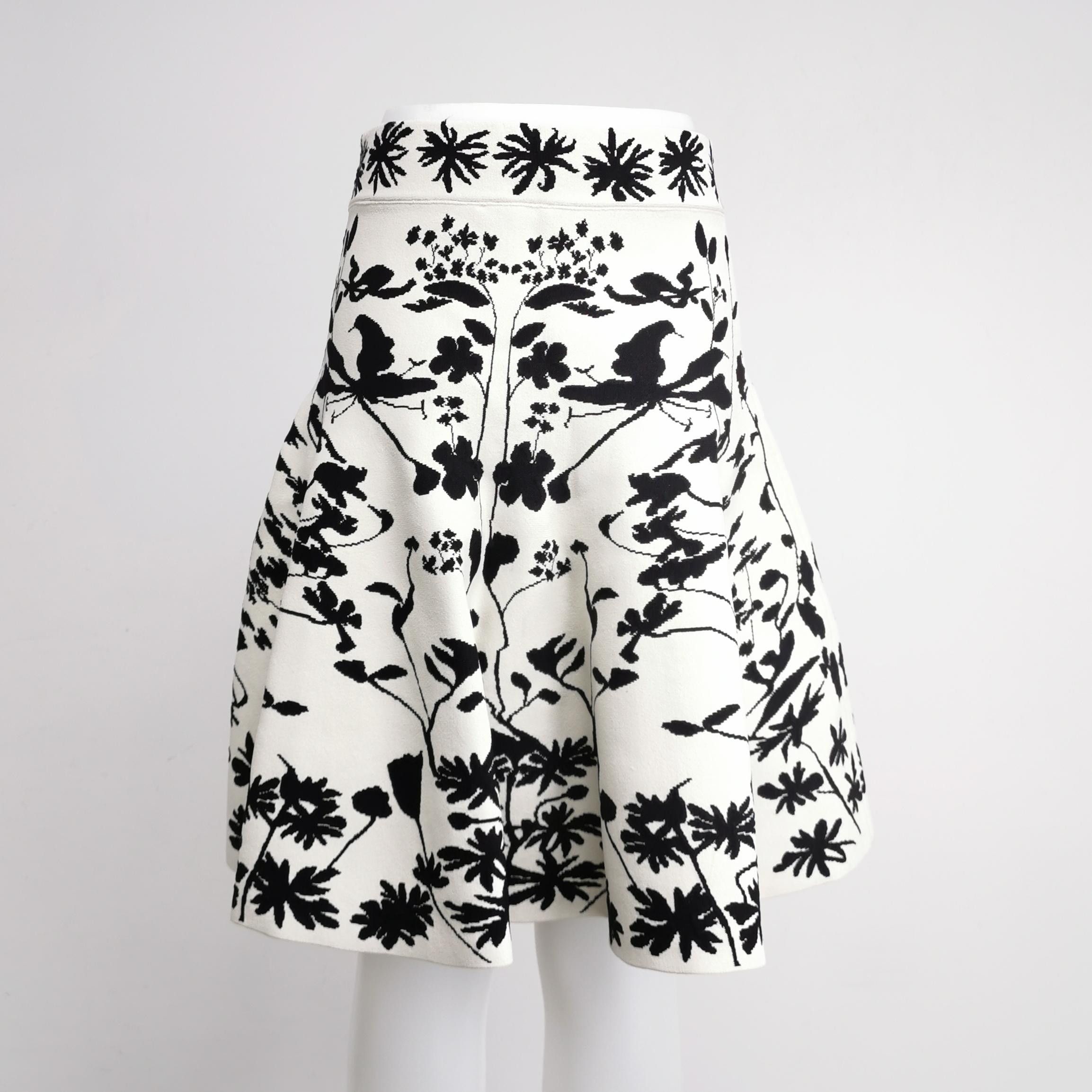 Alexander McQueen Alexander McQueen Women 26 Midi Skirts Size 26" / US 2 / IT 38 - 2 Thumbnail