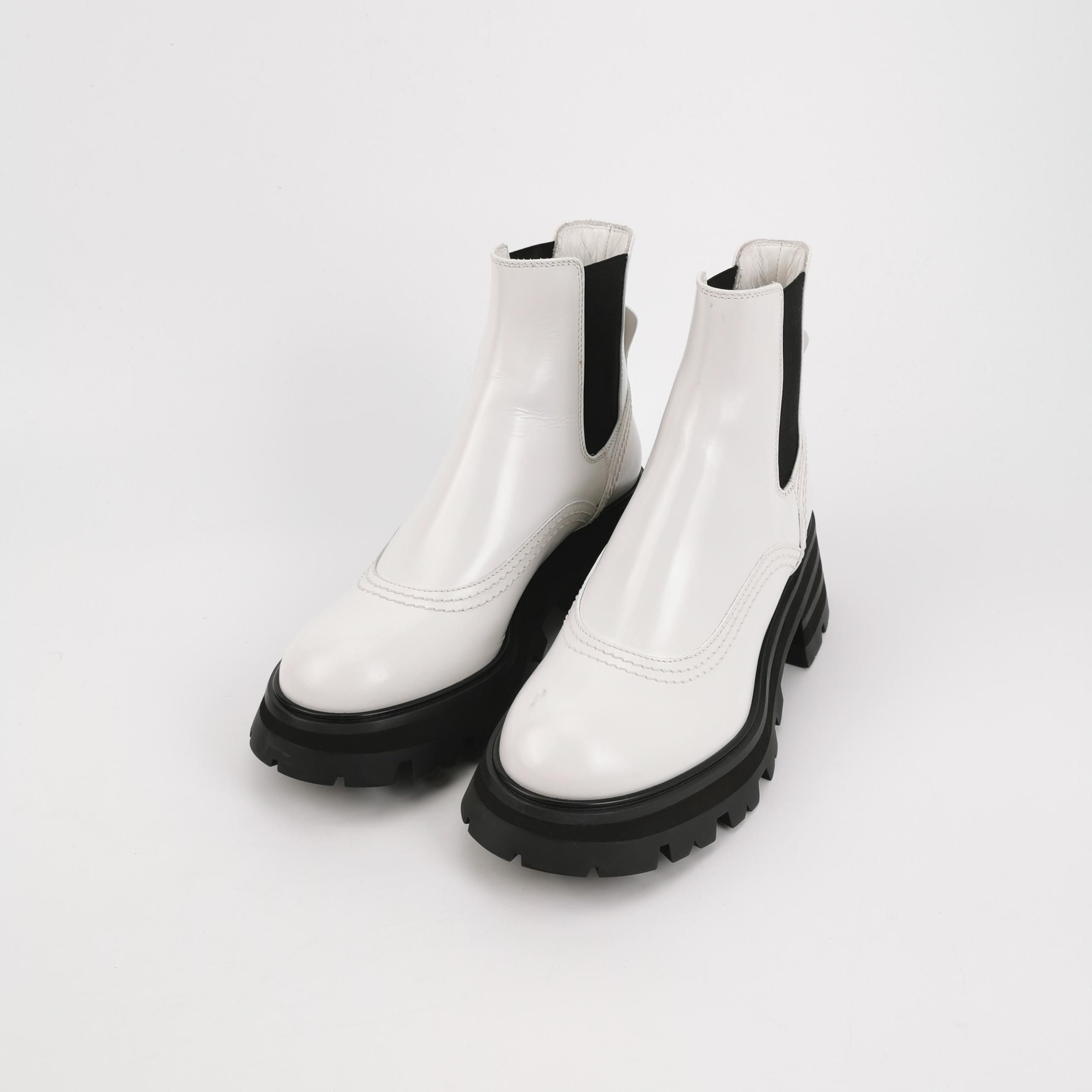 Alexander McQueen Alexander McQueen Women 6 Boots Size US 6 / IT 36 - 2 Thumbnail