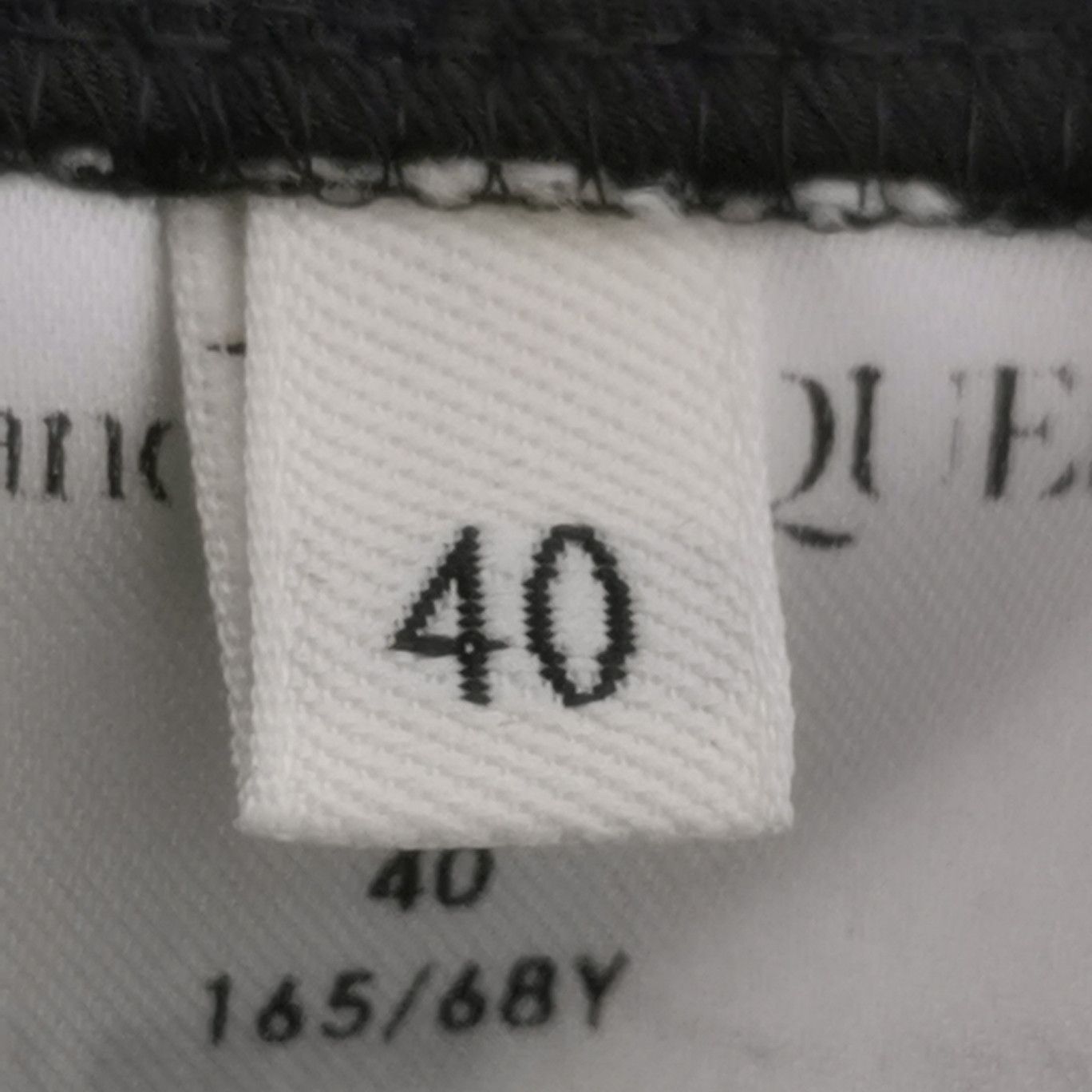 Alexander McQueen Alexander McQueen Women 26 Shorts Size 26" / US 2 / IT 38 - 4 Thumbnail