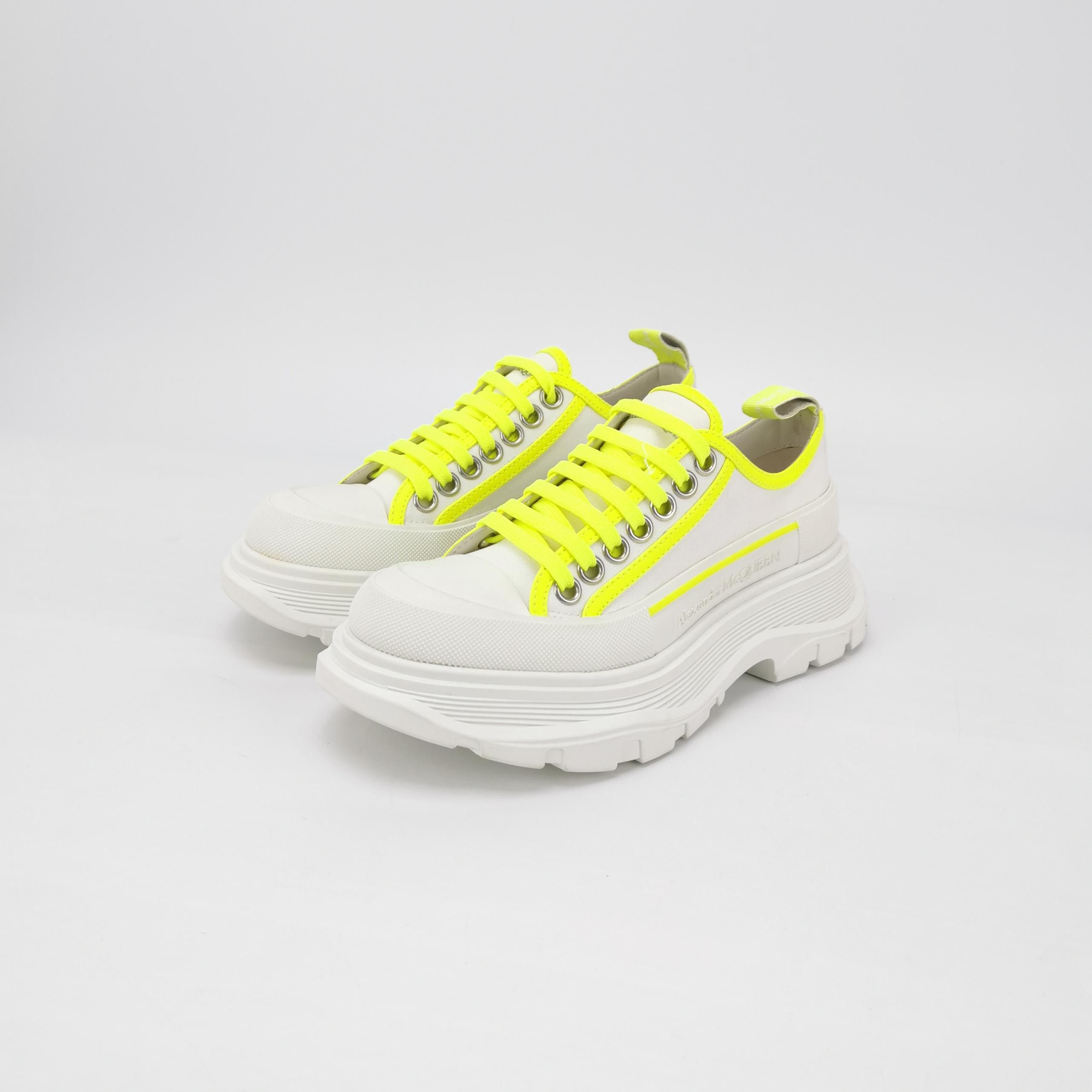 Alexander McQueen Alexander McQueen Women 5 Lowtop Sneakers Size US 5 / IT 35 - 2 Thumbnail