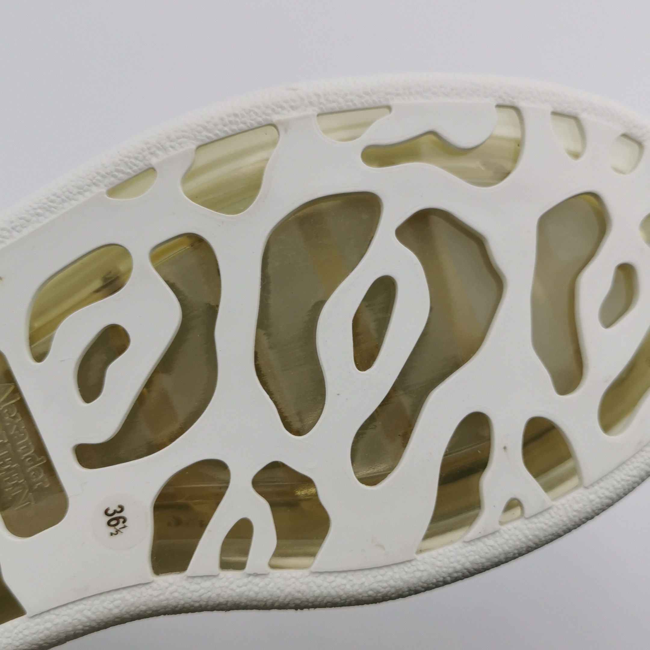 Alexander McQueen Alexander McQueen Women 6 Lowtop Sneakers Size US 6 / IT 36 - 8 Thumbnail