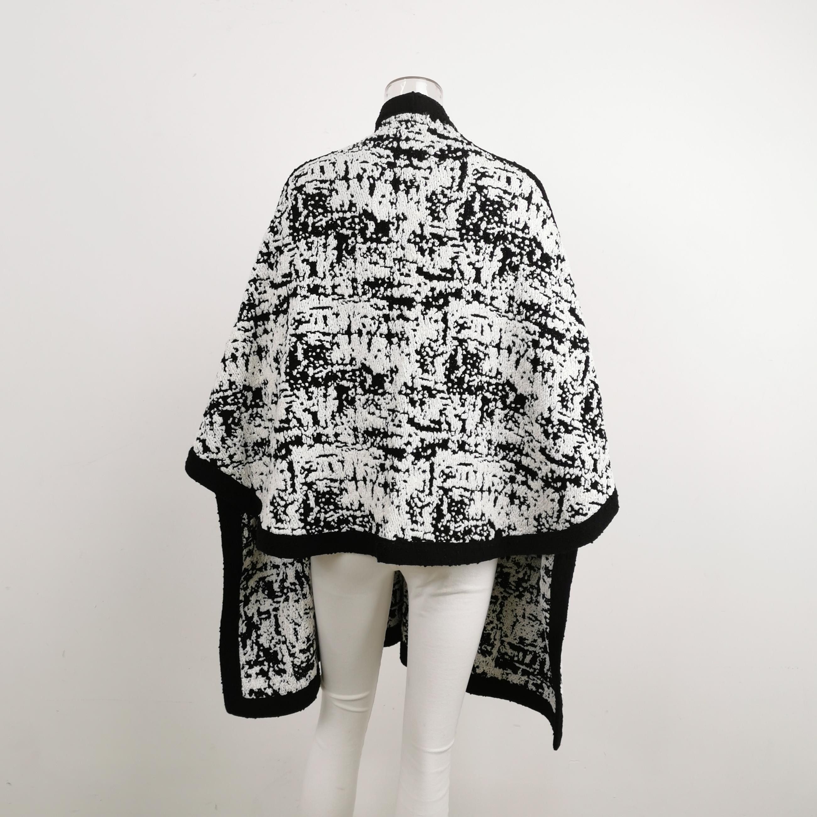 Alexander McQueen Alexander McQueen Women s Short Sleeve Shirts Size S / US 4 / IT 40 - 2 Thumbnail