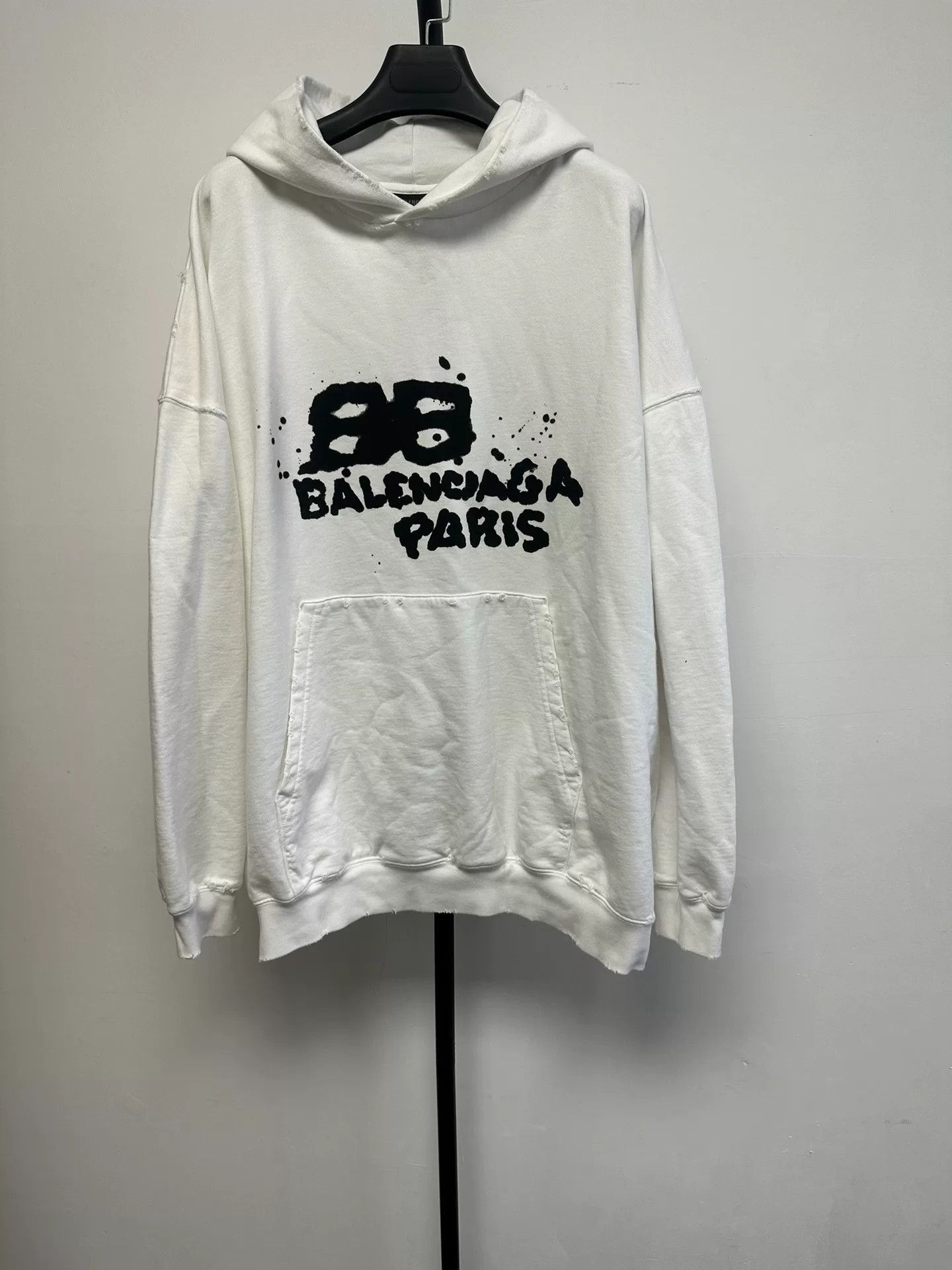 Balenciaga Balenciaga BB Paris Logo Hoodie White XS Size US XS / EU 42 / 0 - 2 Thumbnail