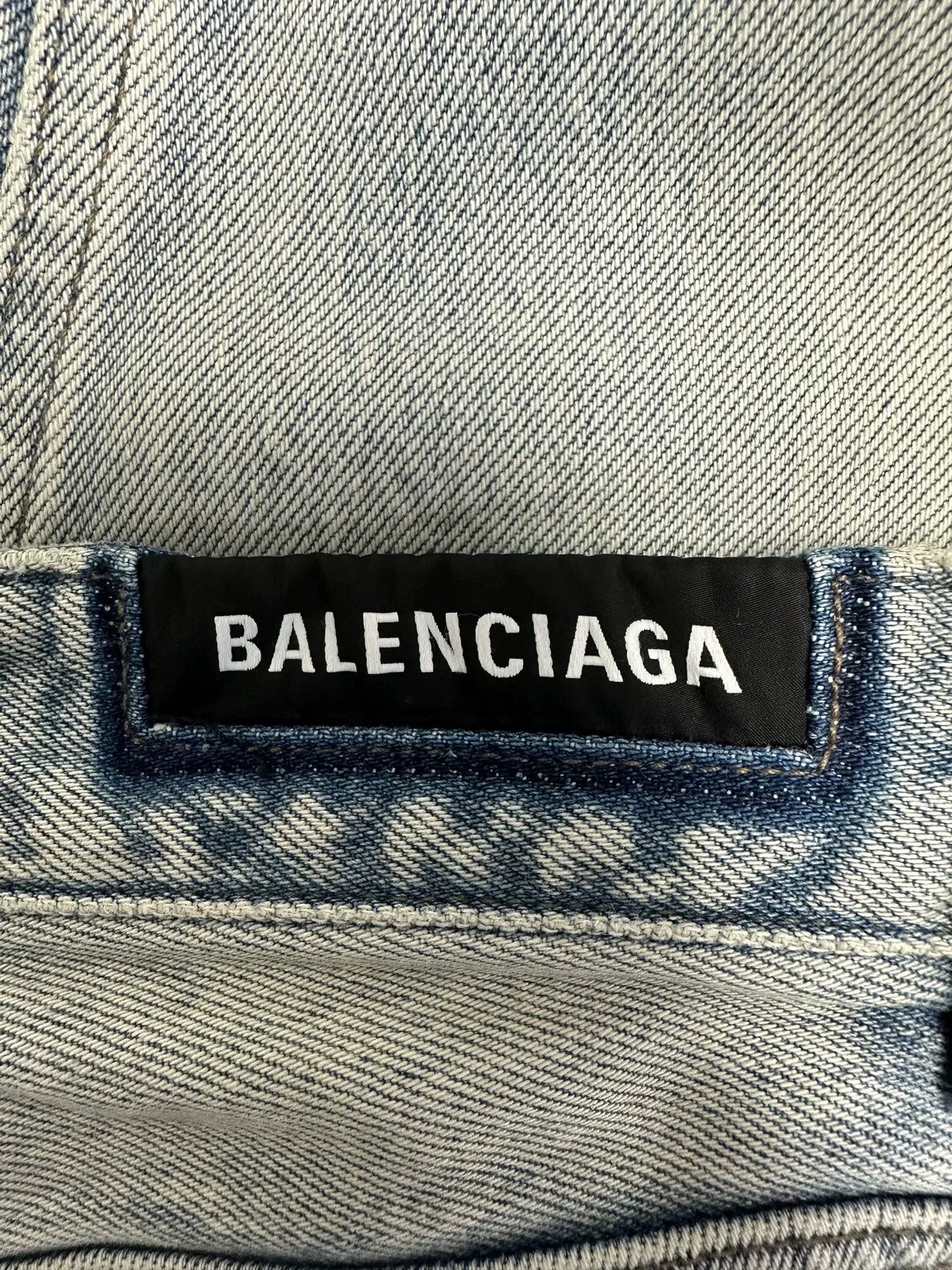 Balenciaga Balenciaga Light Wash Distressed Denim Jeans Size XS Size US 28 / EU 44 - 4 Thumbnail