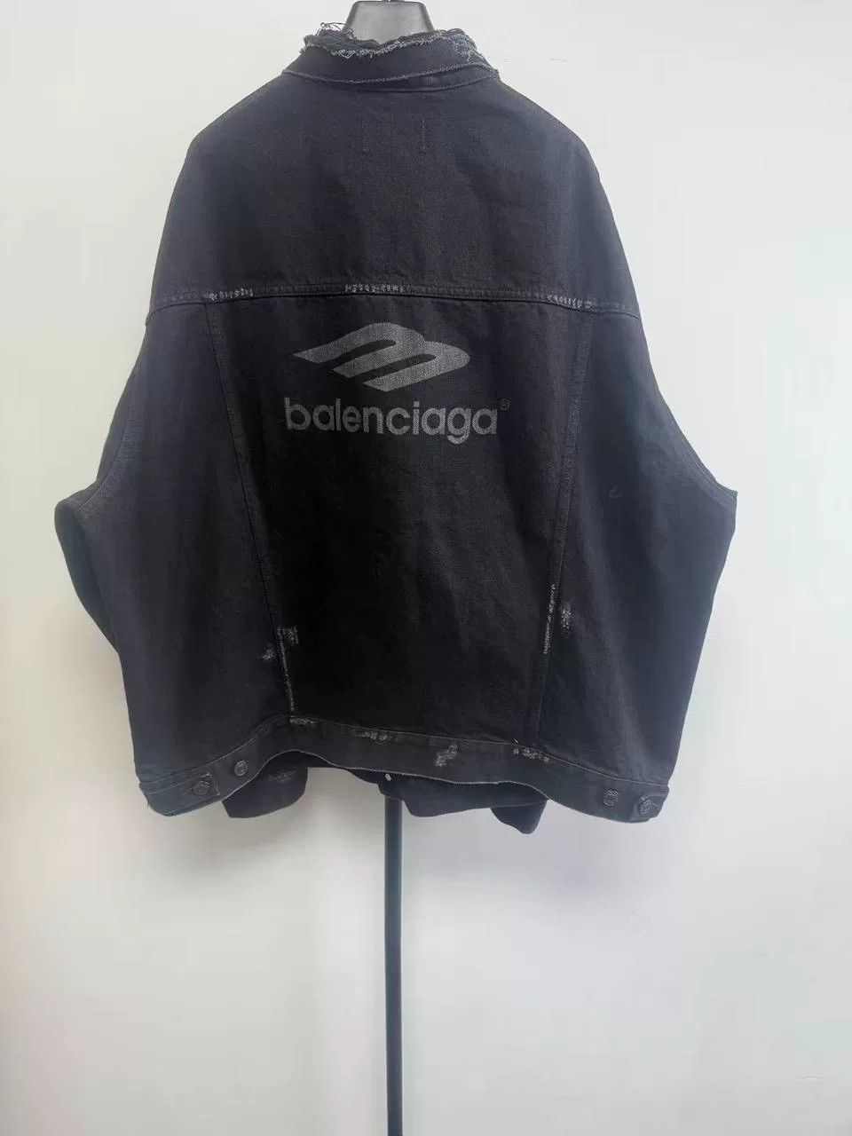 Balenciaga Balenciaga Logo Embroidered Denim Jacket US L Size US L / EU 52-54 / 3 - 3 Thumbnail
