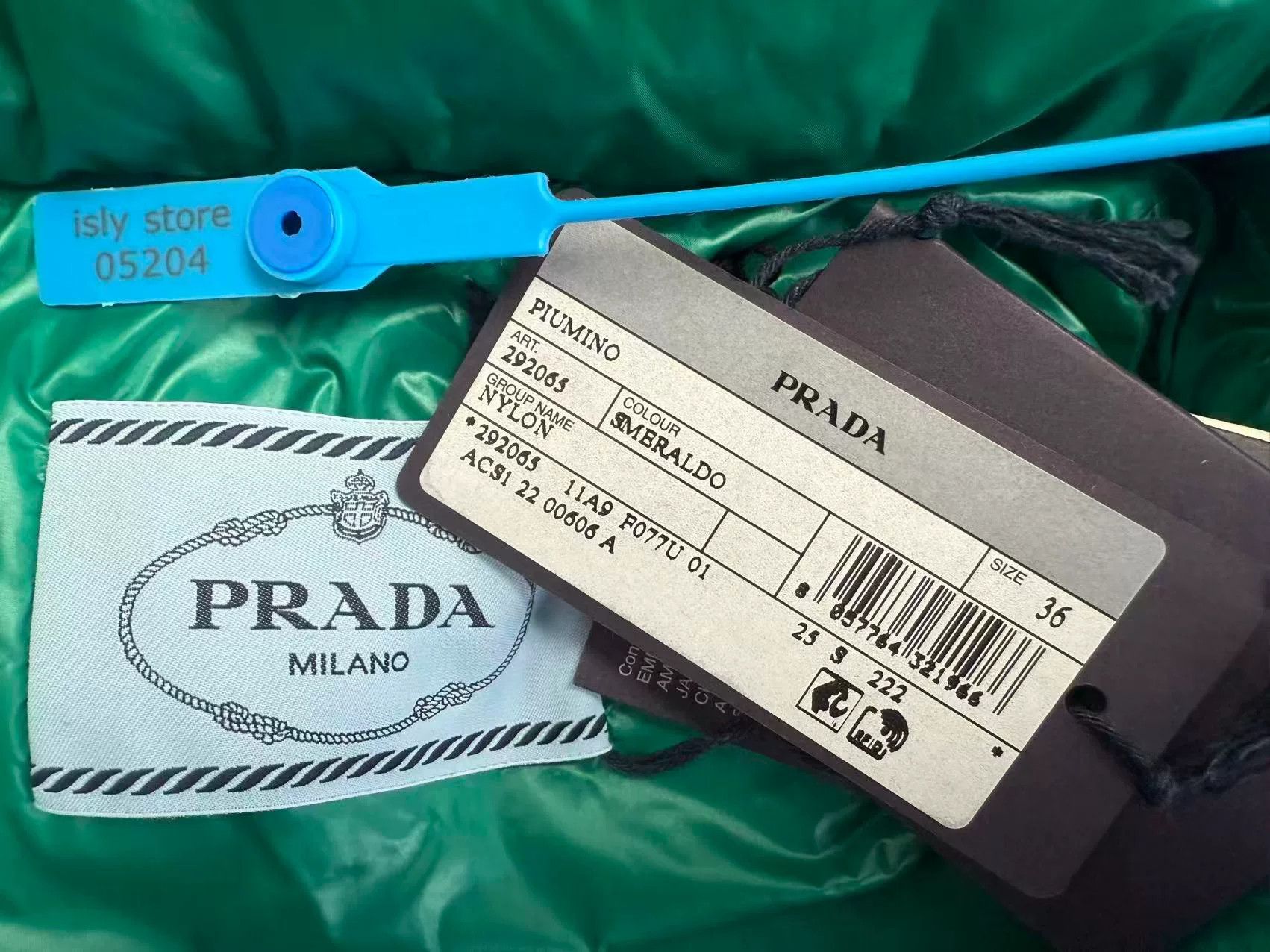 Prada Prada Smeraldo Green Nylon Puffer Jacket 36 Size XS / US 0-2 / IT 36-38 - 5 Thumbnail
