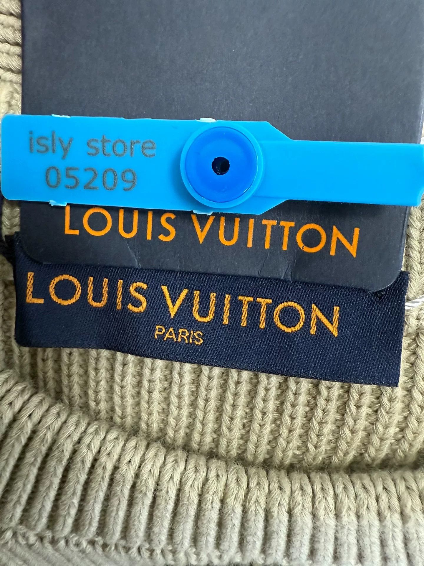 Louis Vuitton Louis Vuitton Bunny Puppet Knit Sweater Size M Size US M / EU 48-50 / 2 - 5 Thumbnail